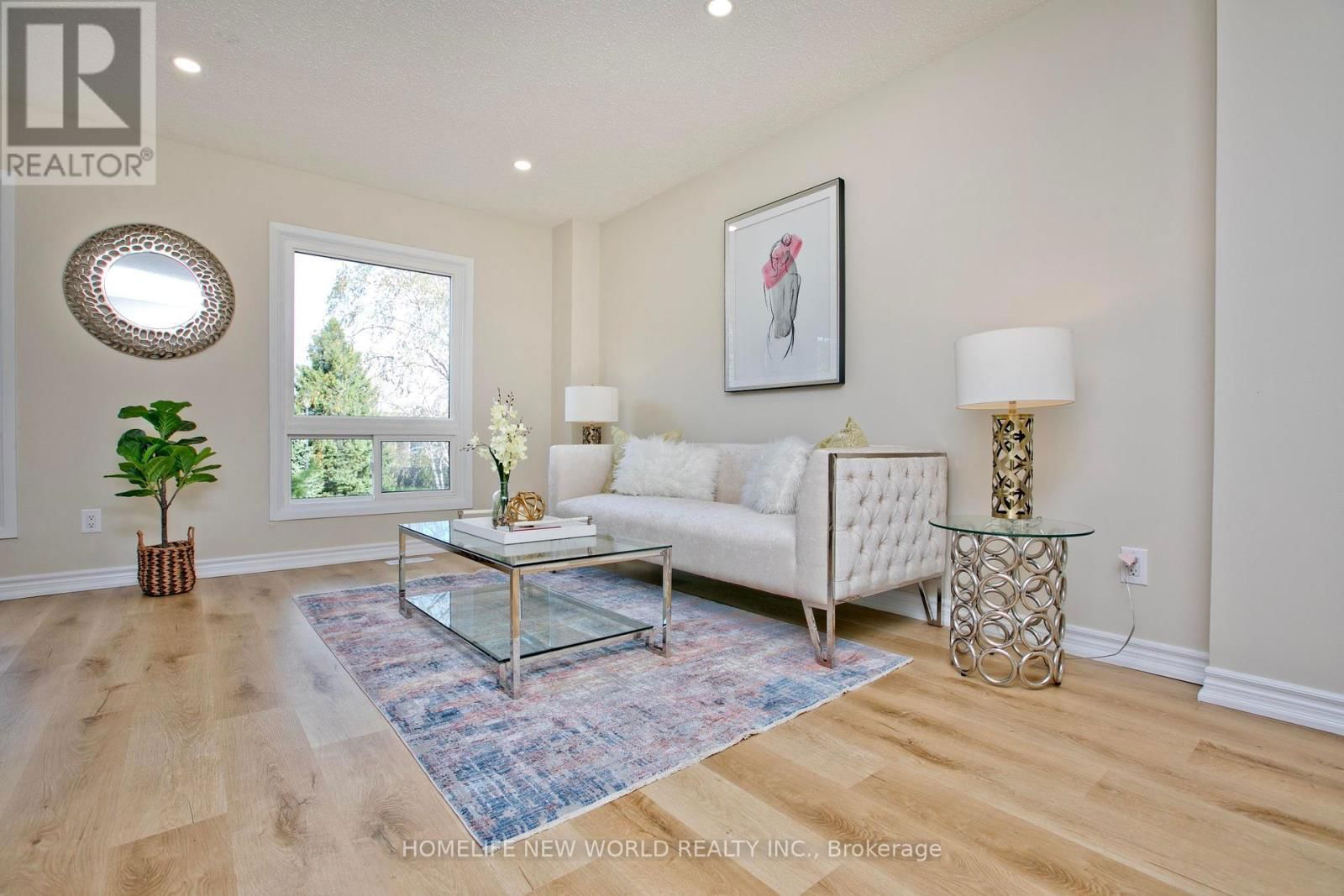 98 SEAMIST CRESCENT Image 2