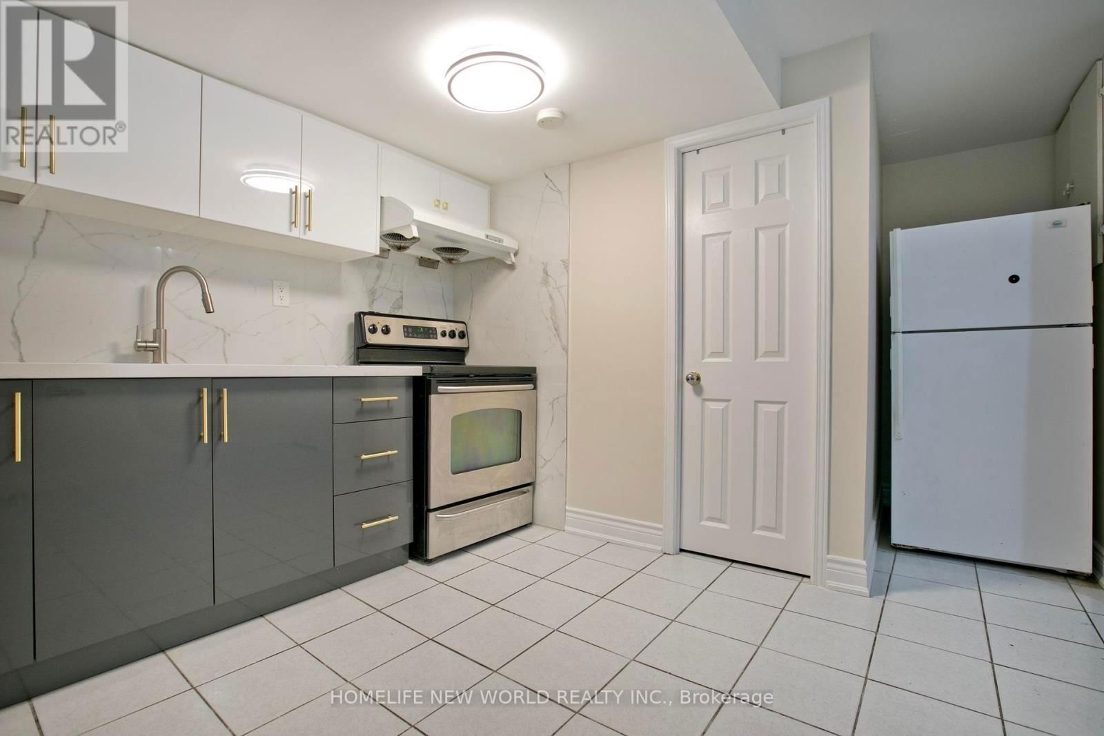 98 SEAMIST CRESCENT Image 24
