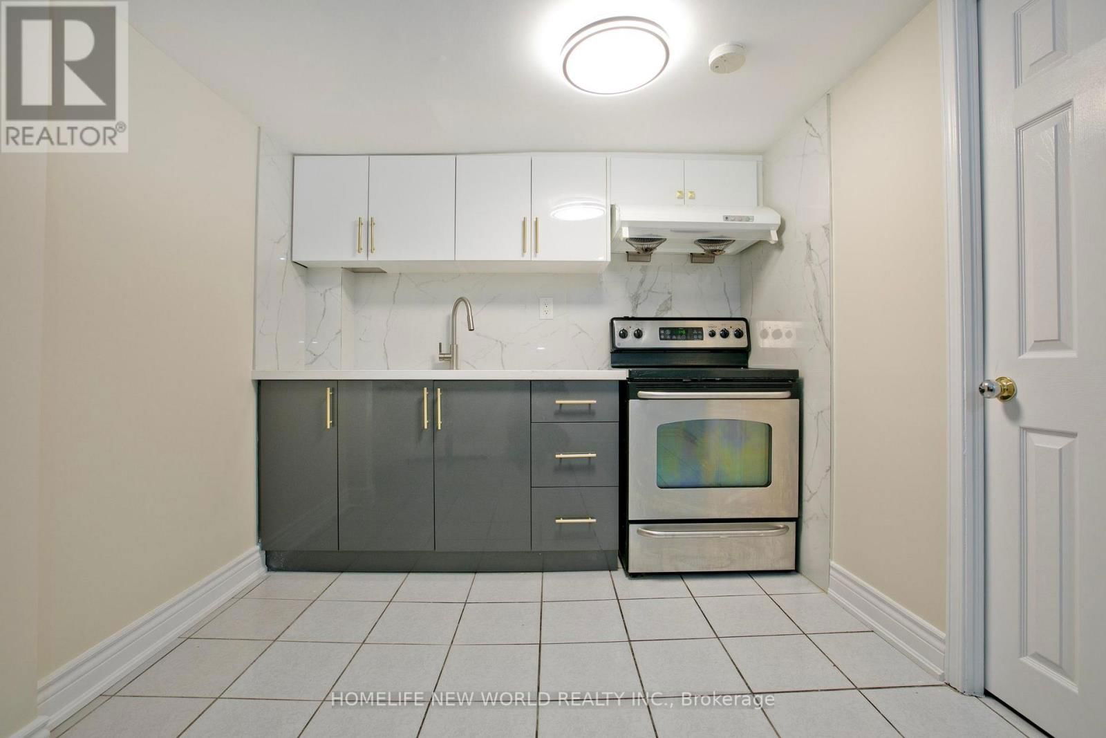 98 SEAMIST CRESCENT Image 25