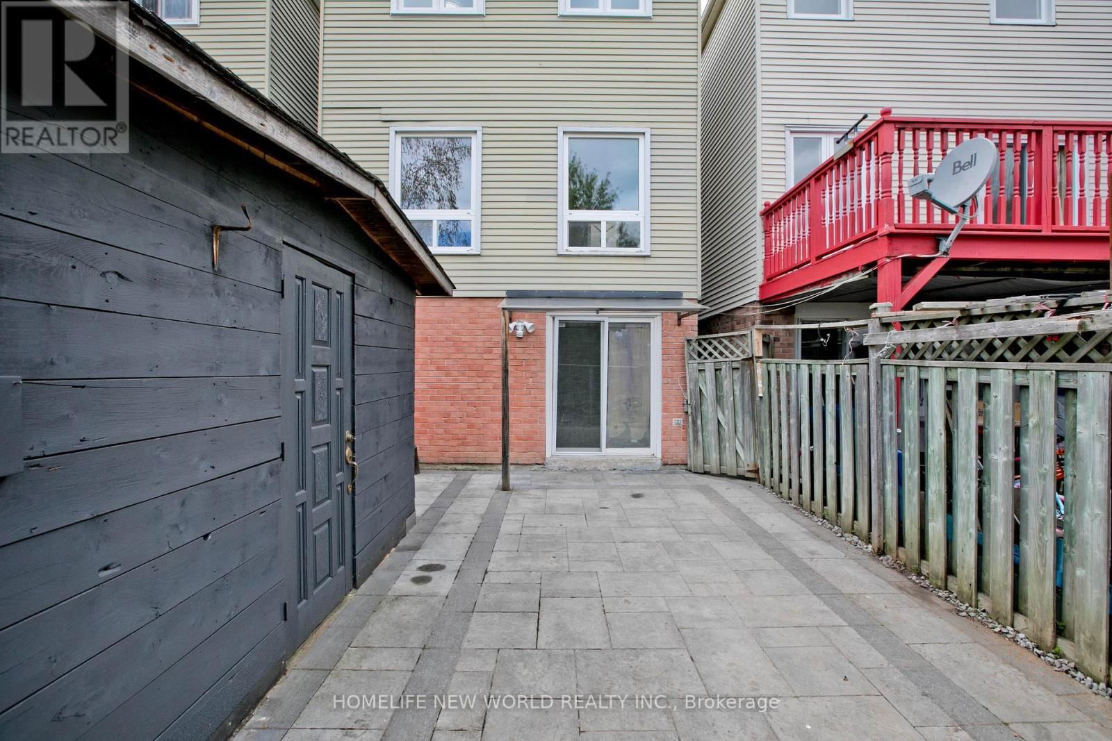 98 SEAMIST CRESCENT Image 29