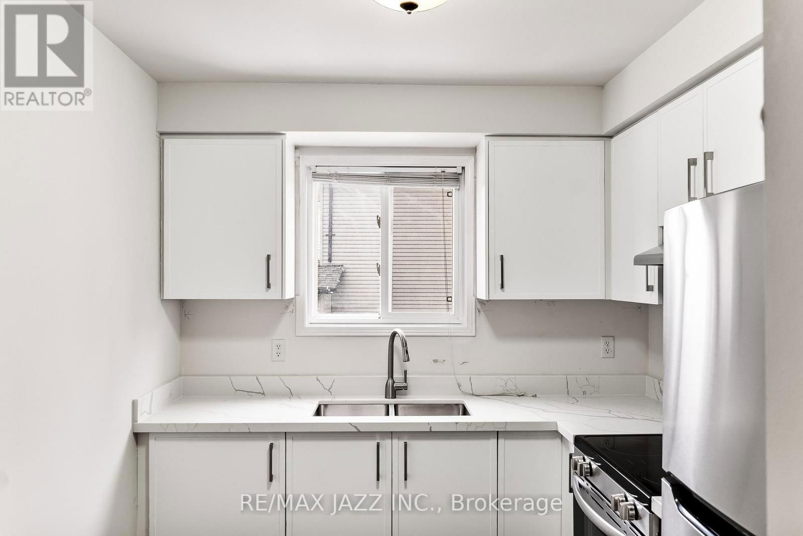 Unit 2 - 1397 RITSON ROAD SOUTH Image 14