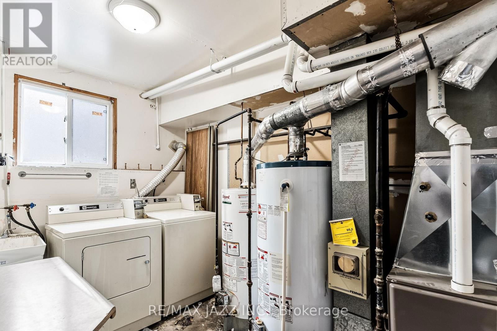 Unit 2 - 1397 RITSON ROAD SOUTH Image 20