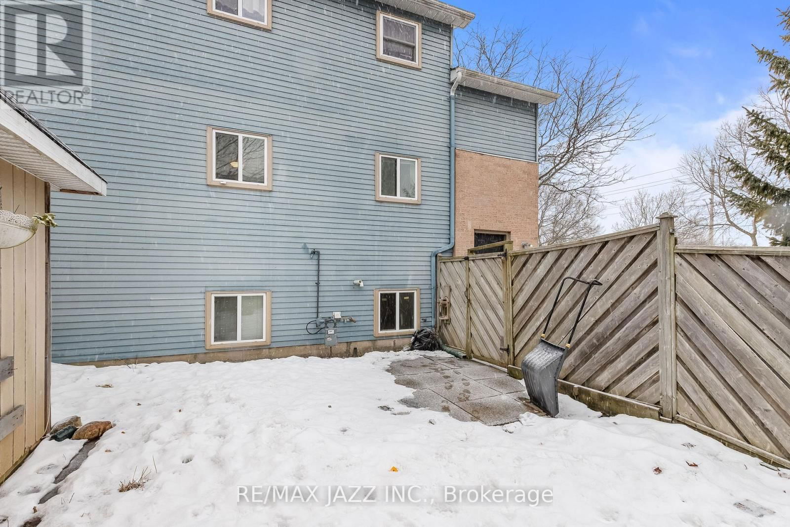 Unit 2 - 1397 RITSON ROAD SOUTH Image 24