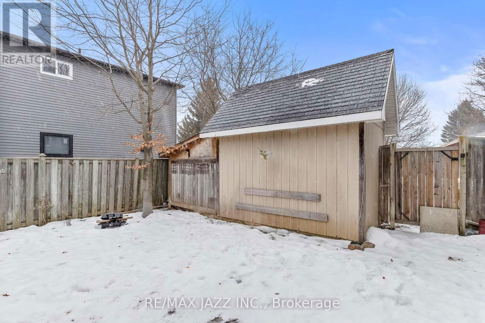 Unit 2 - 1397 RITSON ROAD SOUTH Image 25