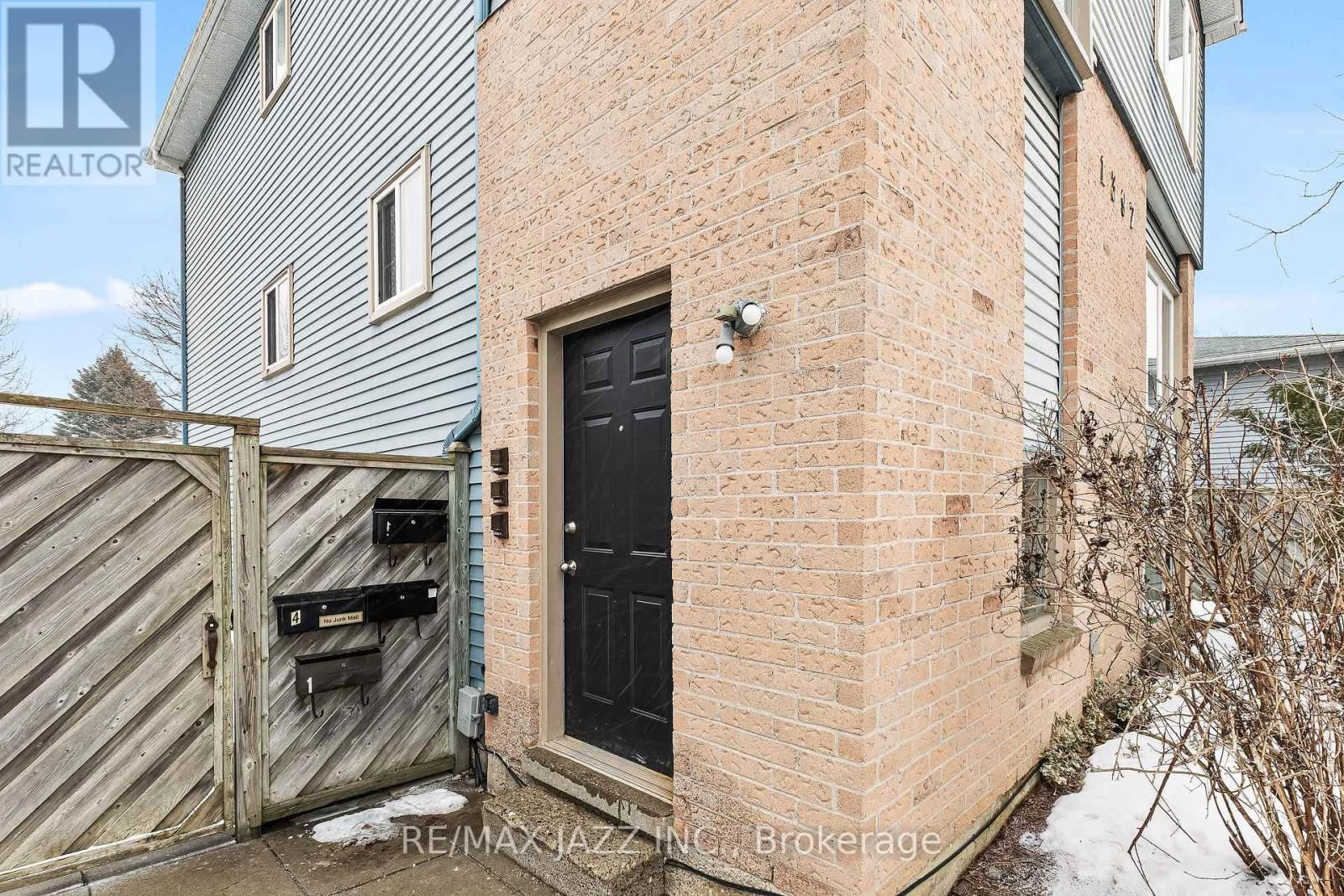 Unit 2 - 1397 RITSON ROAD SOUTH Image 3