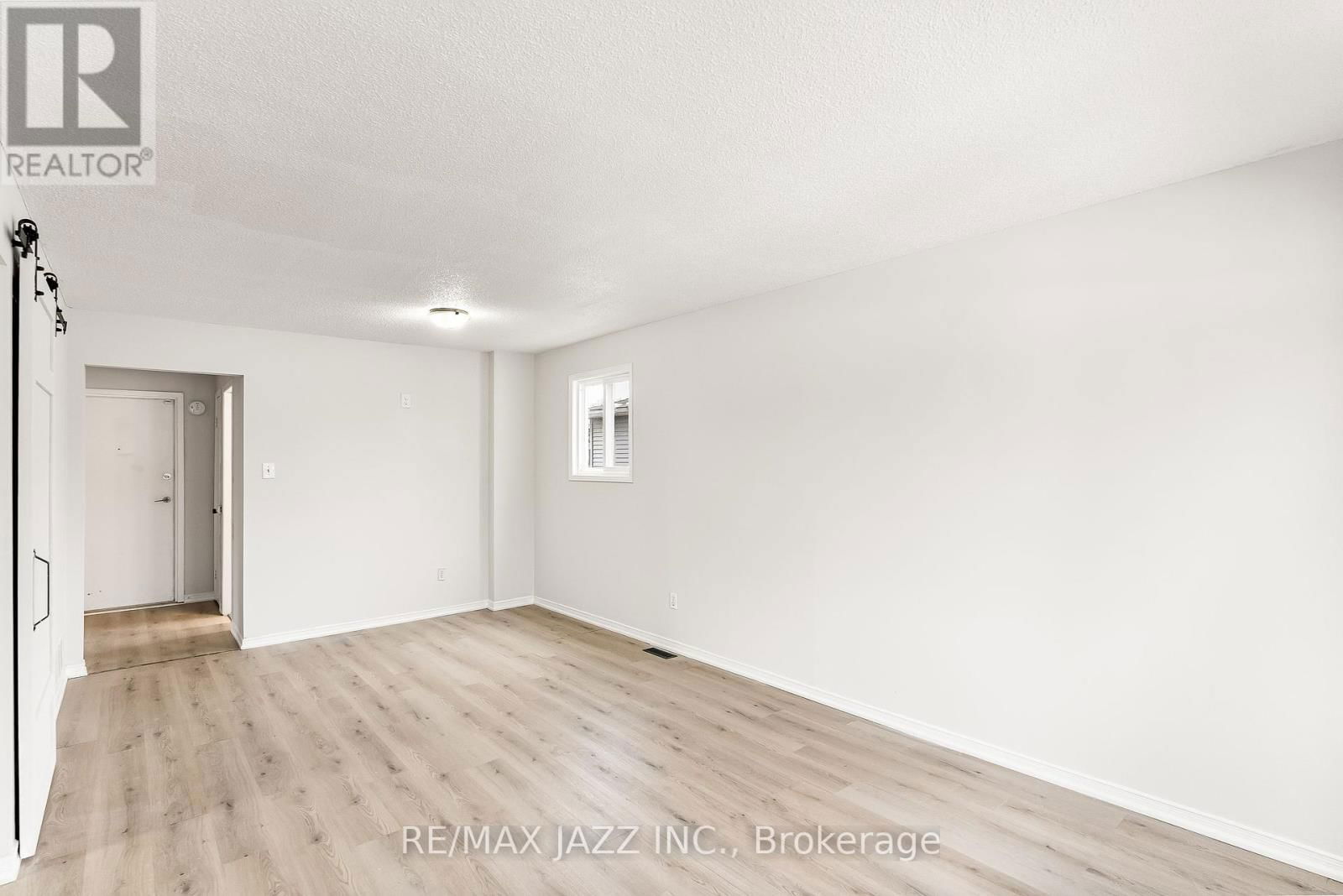 Unit 2 - 1397 RITSON ROAD SOUTH Image 9
