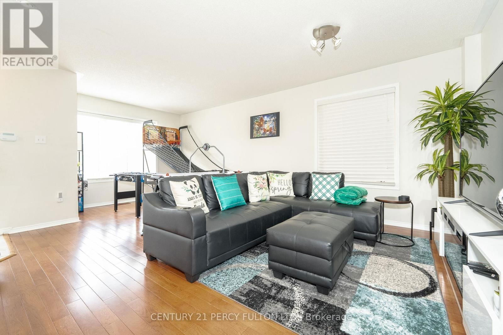 71 ARMITAGE CRESCENT Image 10