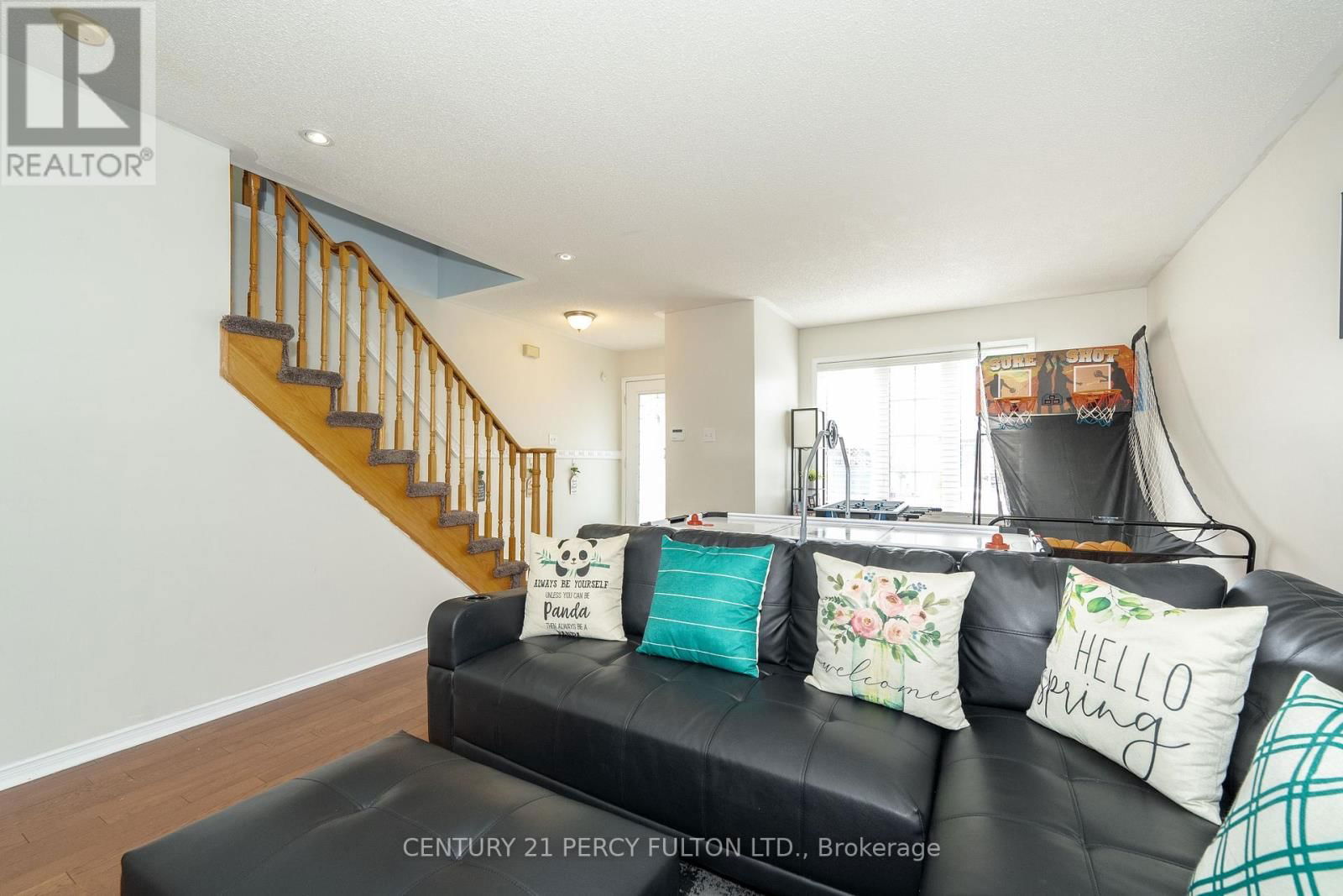 71 ARMITAGE CRESCENT Image 12