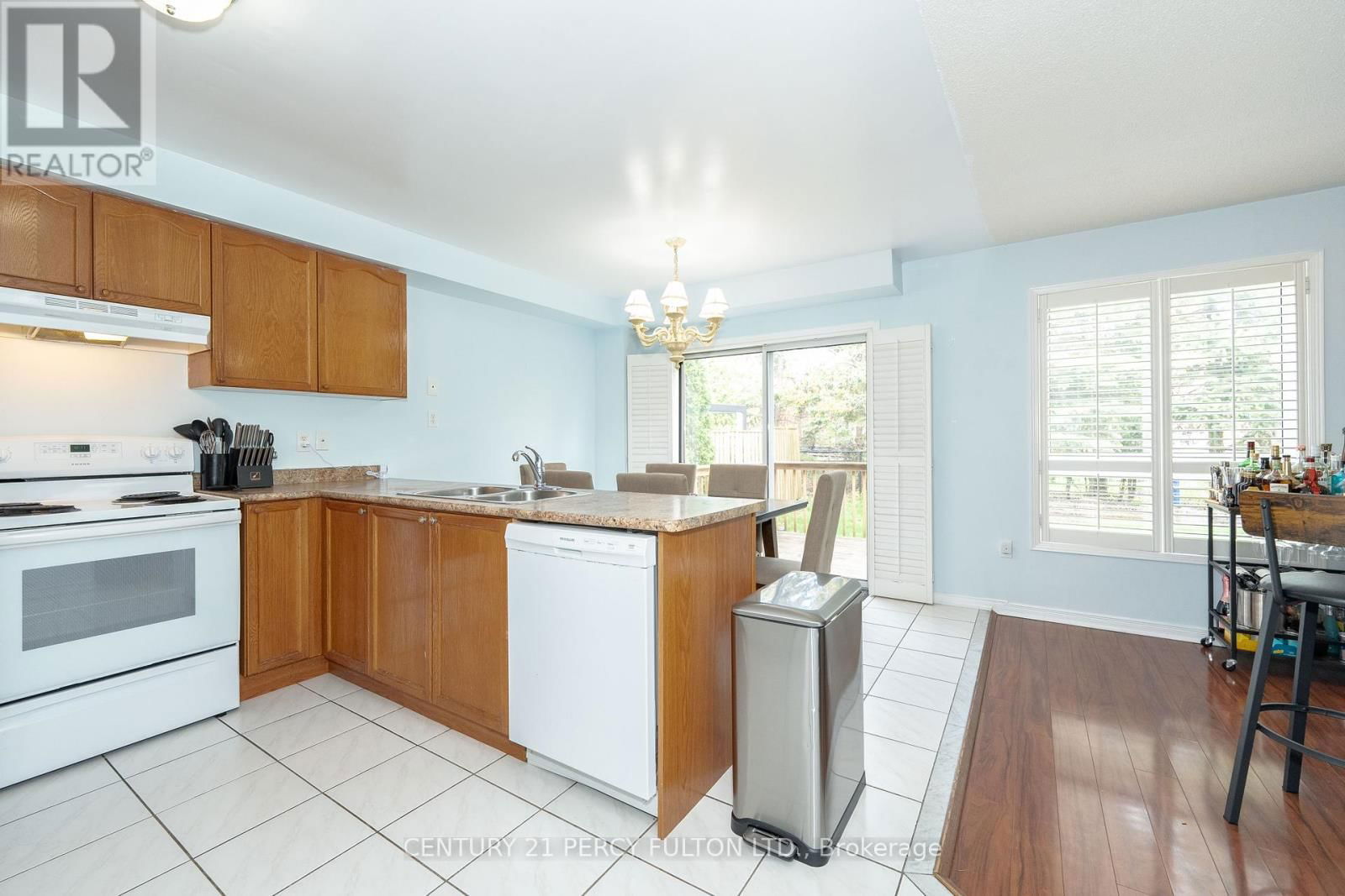 71 ARMITAGE CRESCENT Image 15