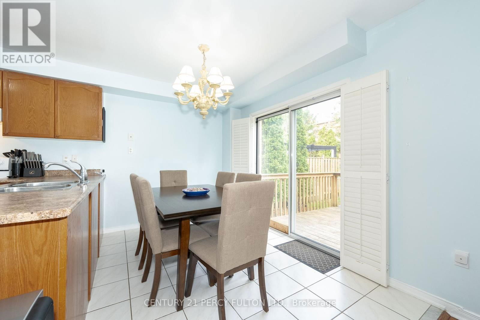 71 ARMITAGE CRESCENT Image 19