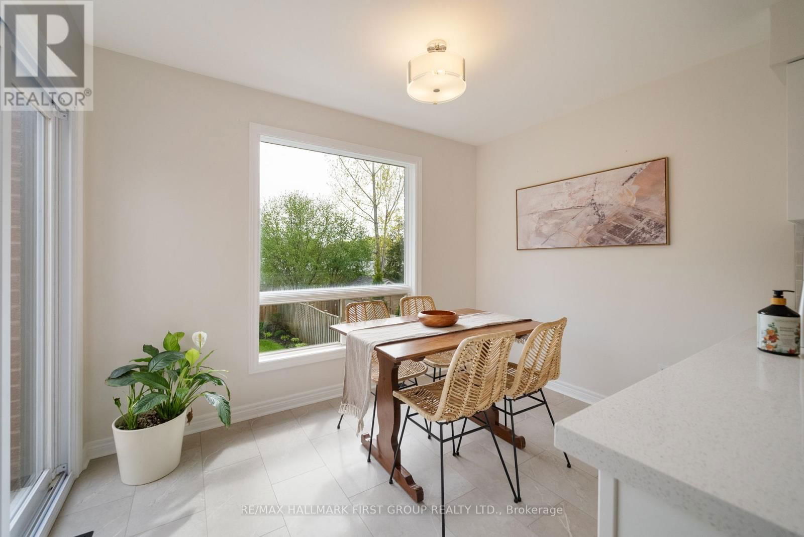 54 MCCRIMMON CRESCENT Image 10
