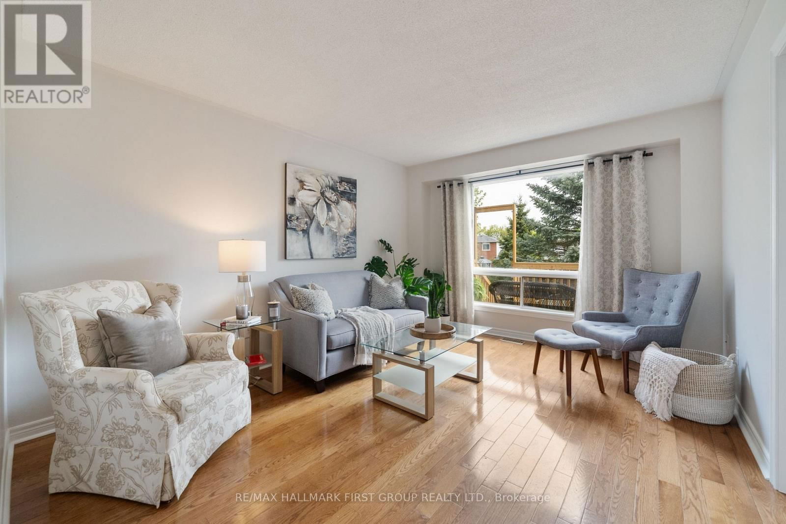 54 MCCRIMMON CRESCENT Image 12