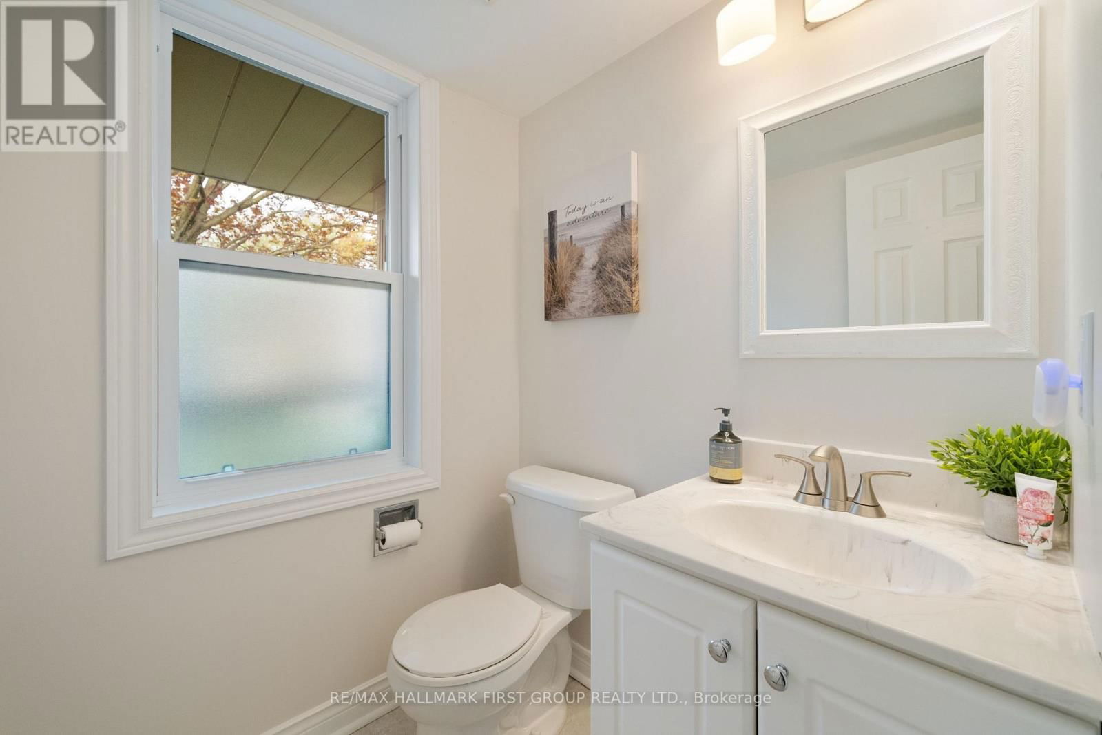 54 MCCRIMMON CRESCENT Image 13