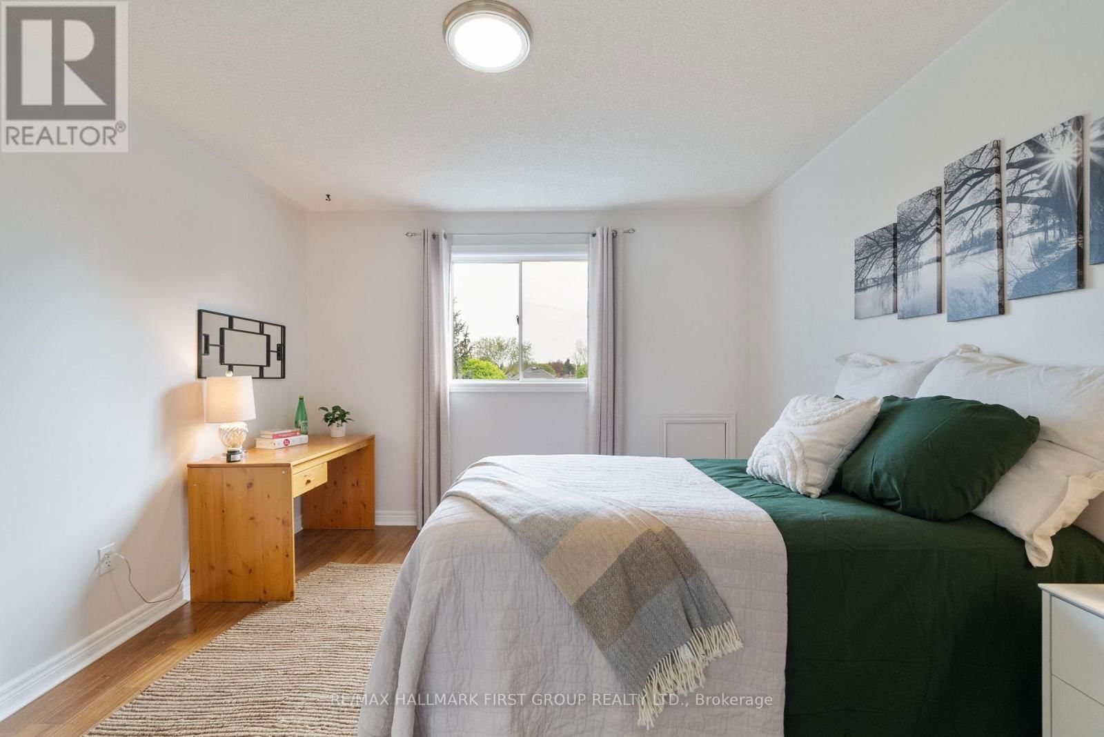 54 MCCRIMMON CRESCENT Image 16