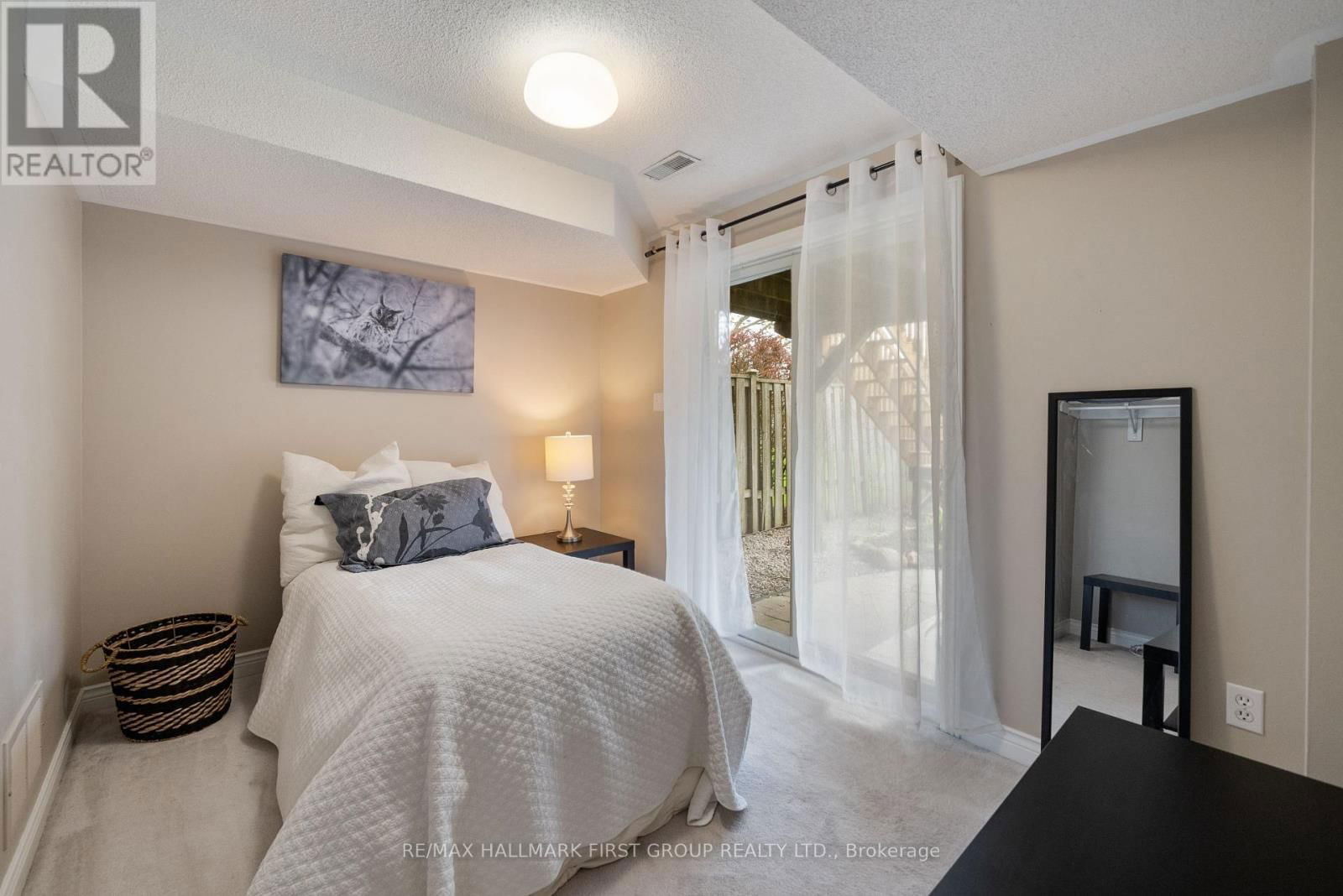 54 MCCRIMMON CRESCENT Image 29