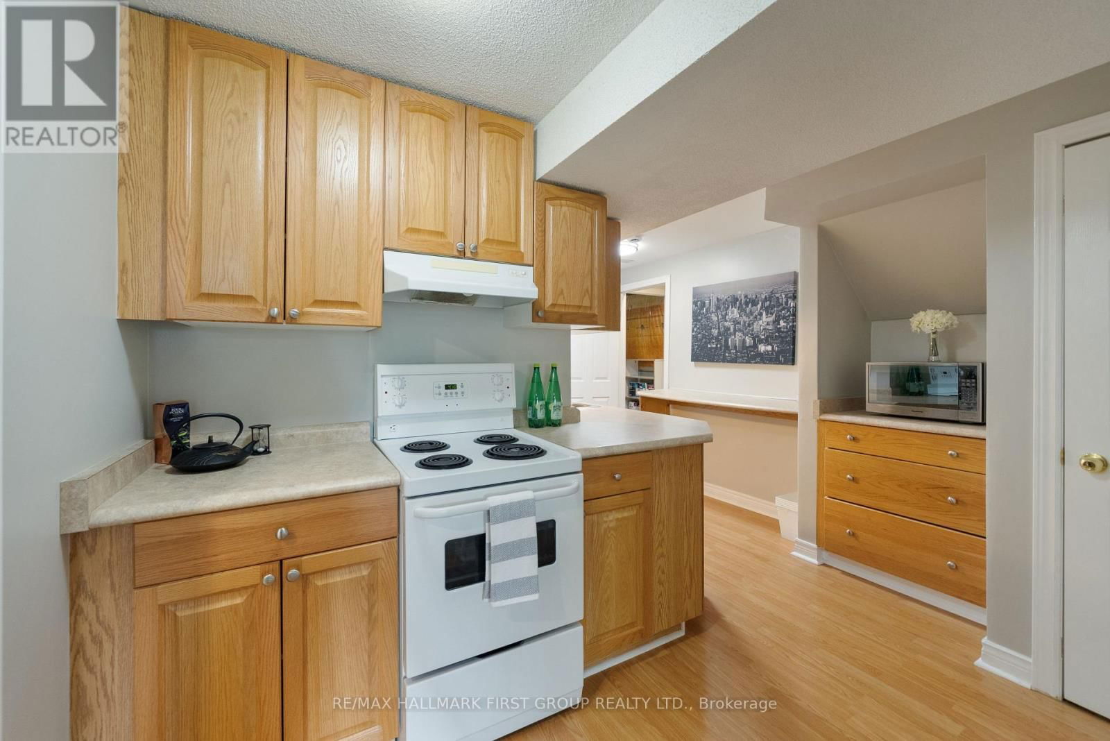 54 MCCRIMMON CRESCENT Image 32