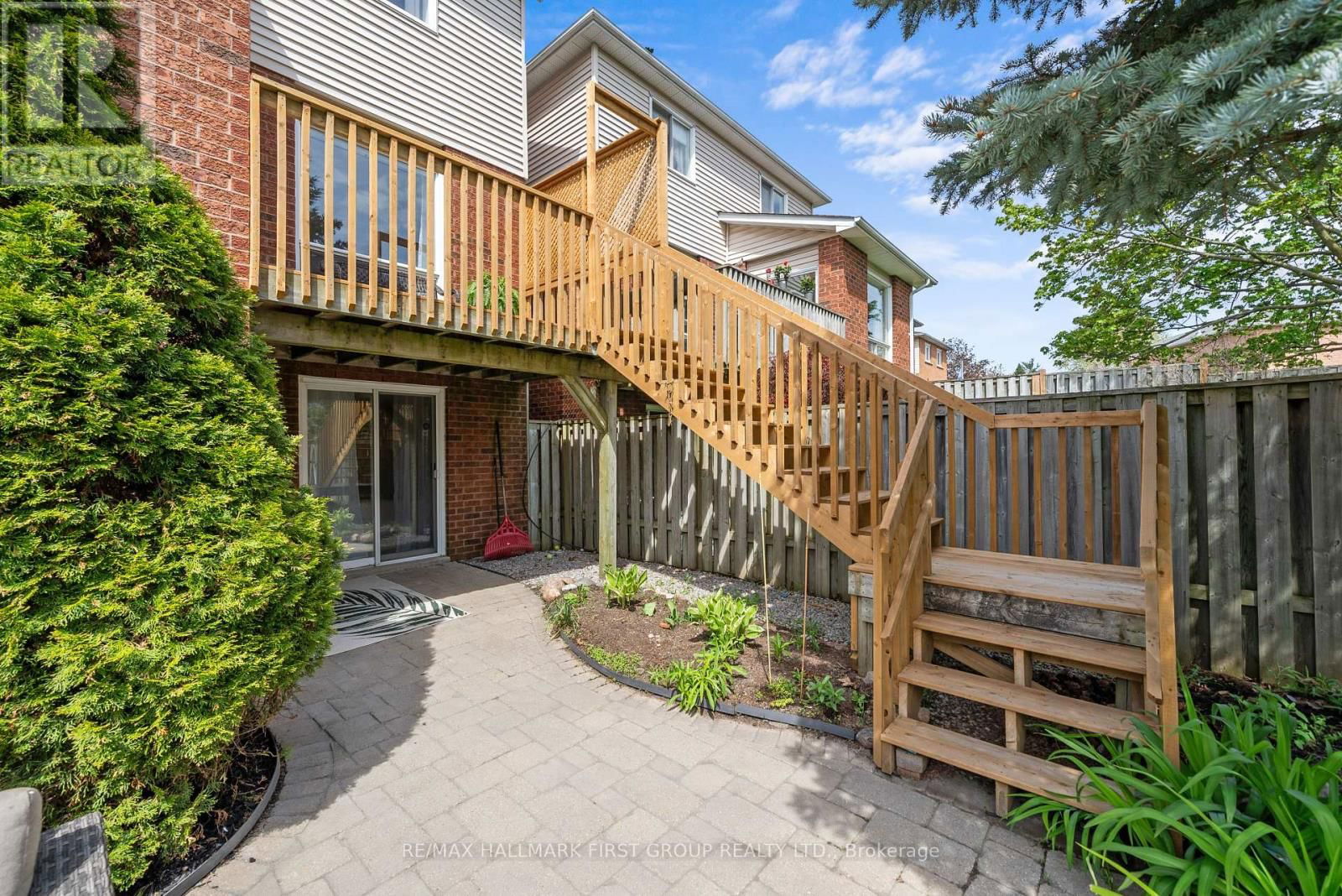 54 MCCRIMMON CRESCENT Image 36