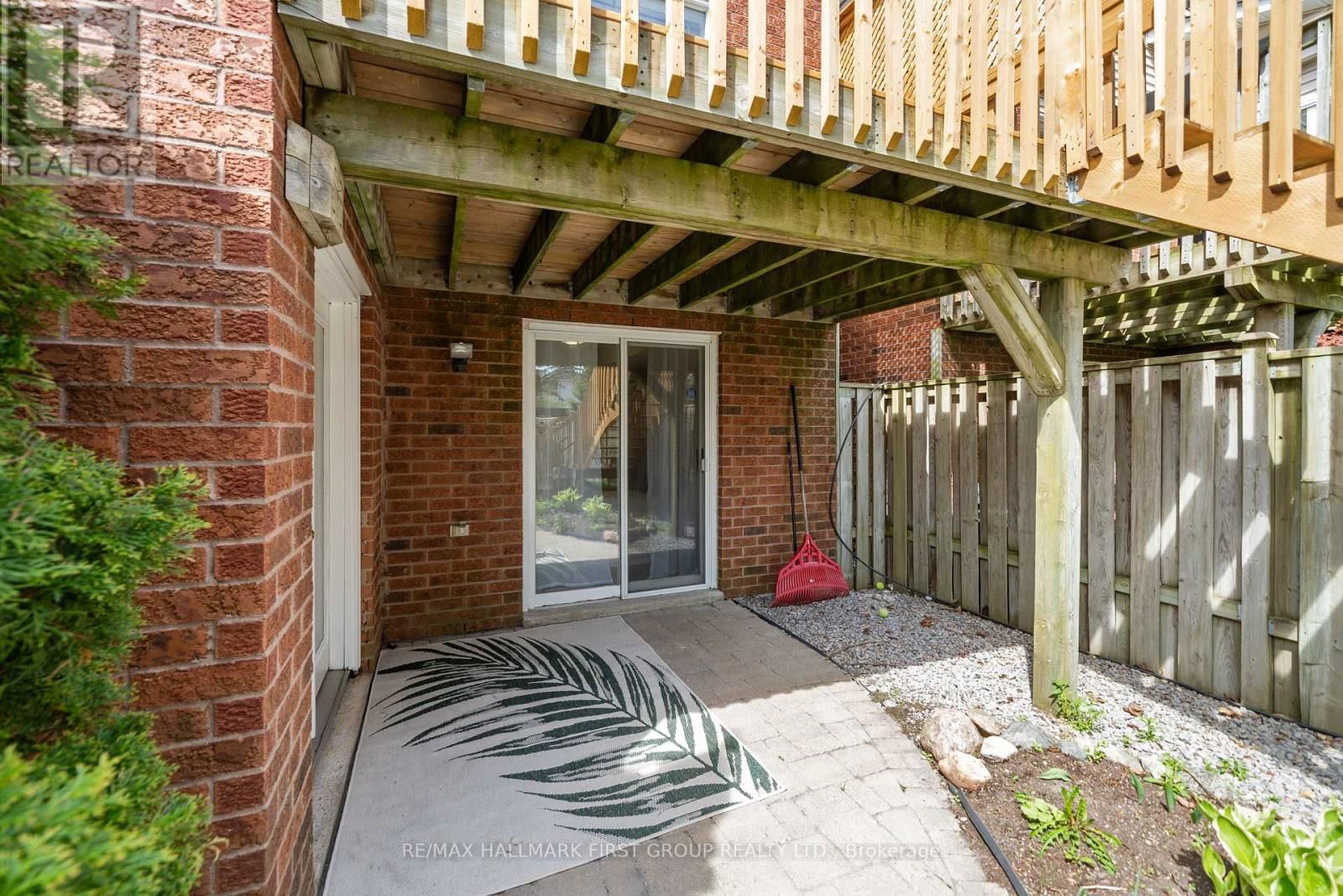 54 MCCRIMMON CRESCENT Image 37