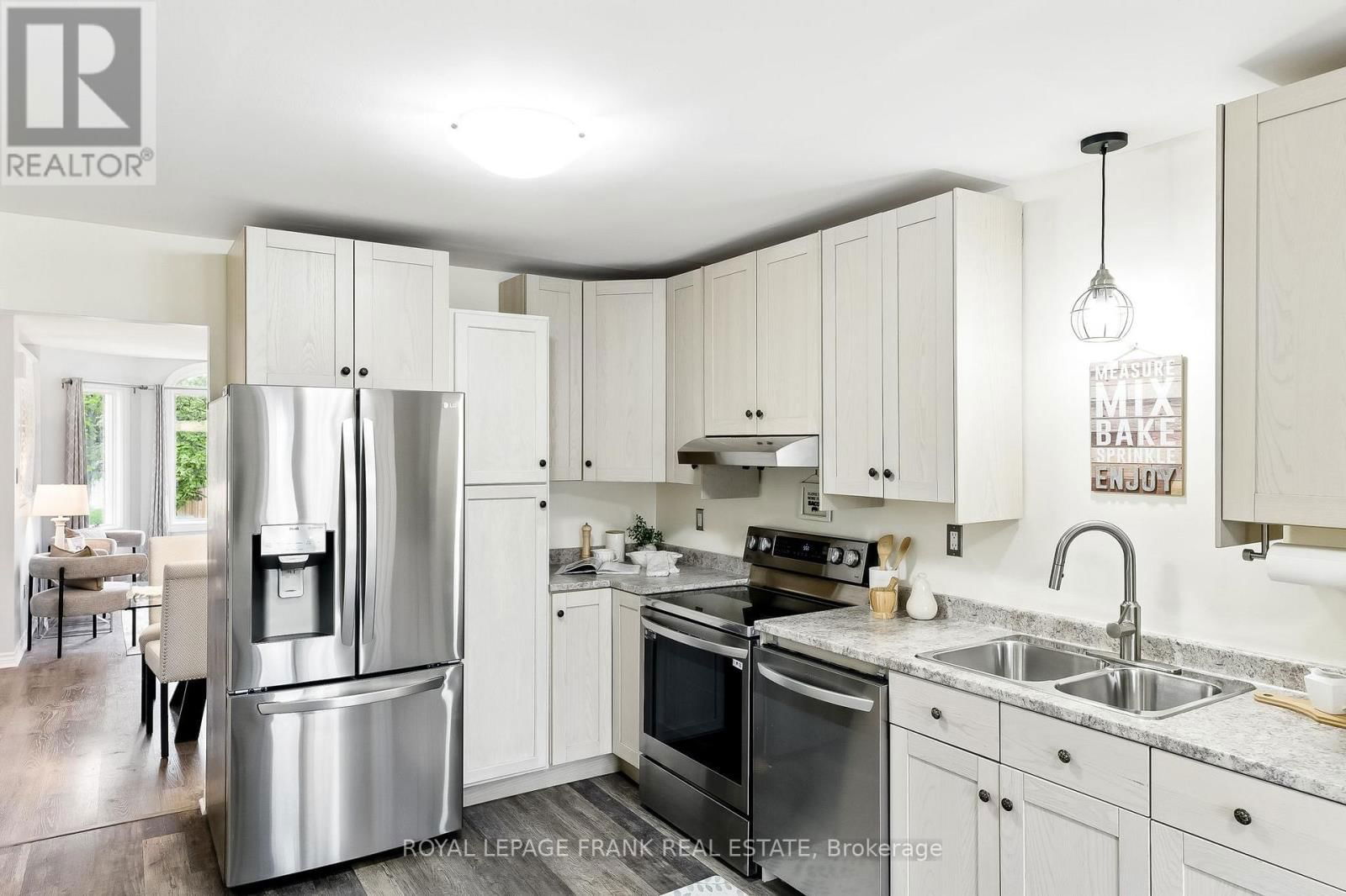 10 LAURELWOOD STREET Image 12