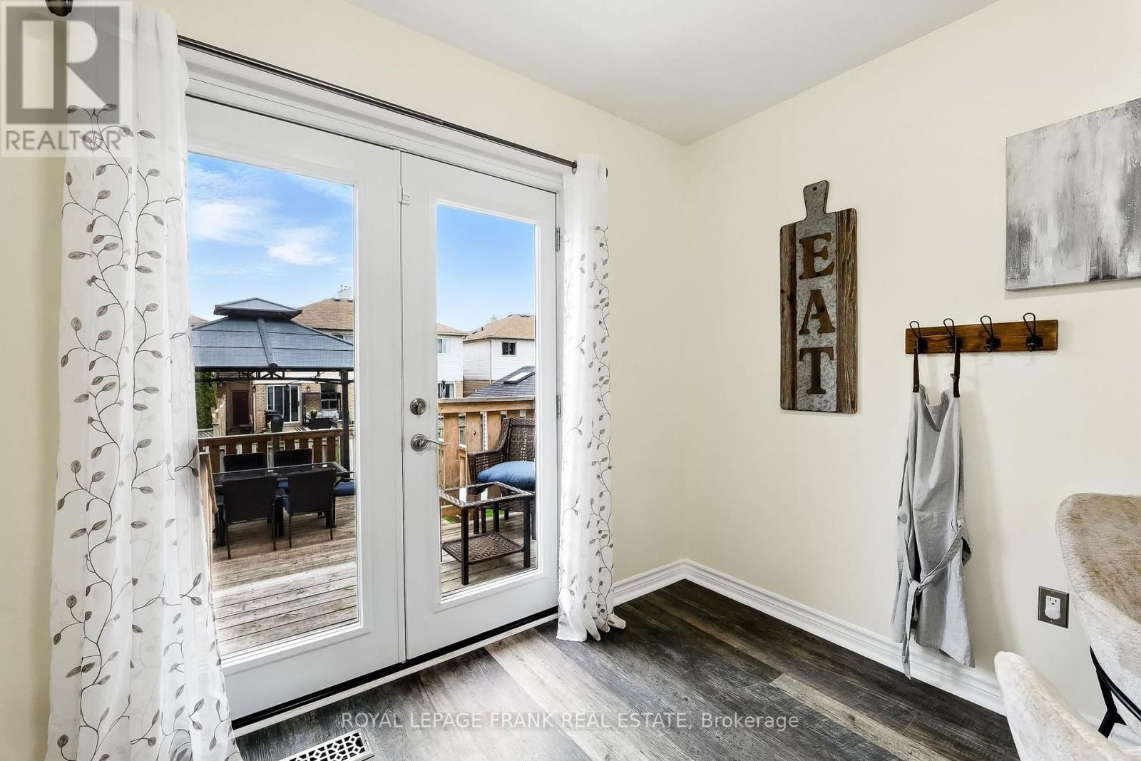 10 LAURELWOOD STREET Image 18