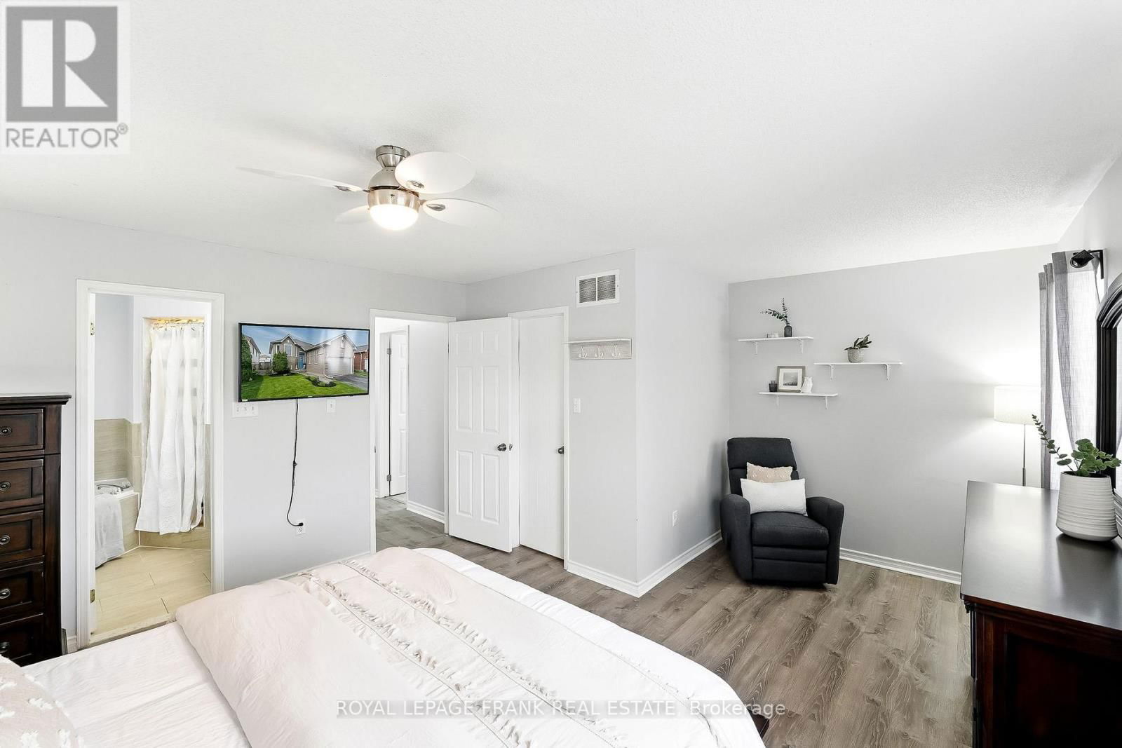 10 LAURELWOOD STREET Image 21