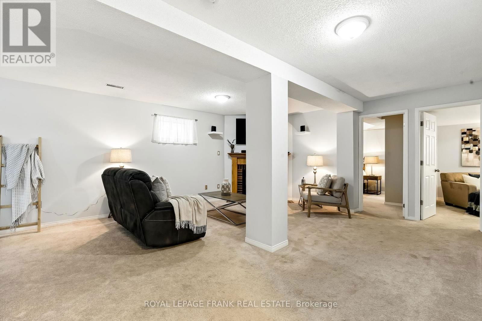10 LAURELWOOD STREET Image 29