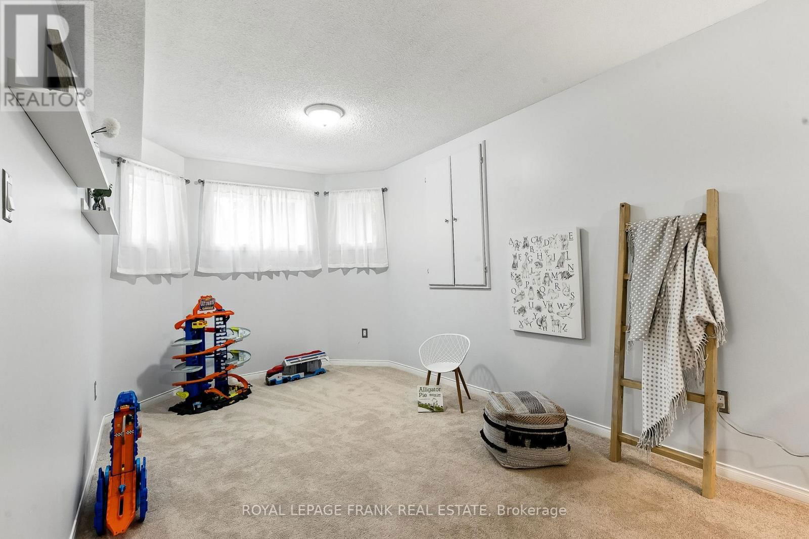 10 LAURELWOOD STREET Image 30