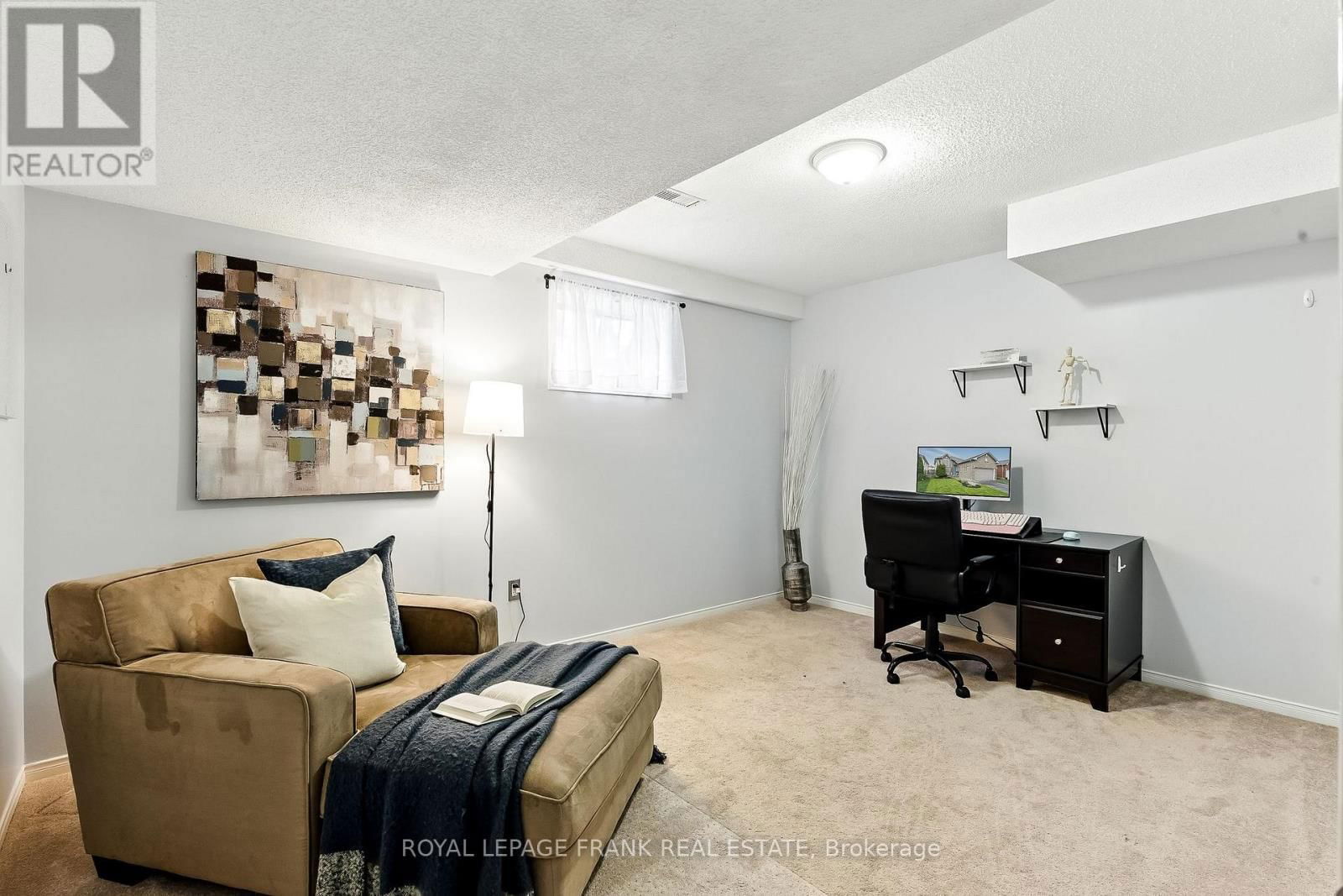 10 LAURELWOOD STREET Image 32