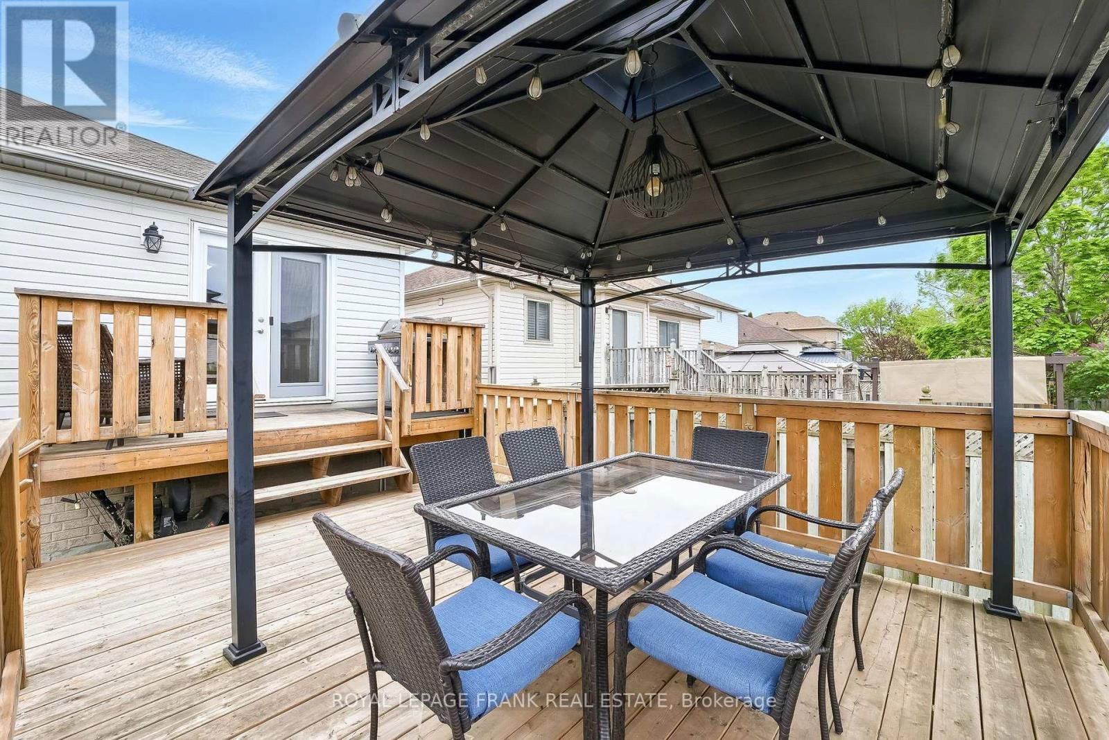 10 LAURELWOOD STREET Image 35