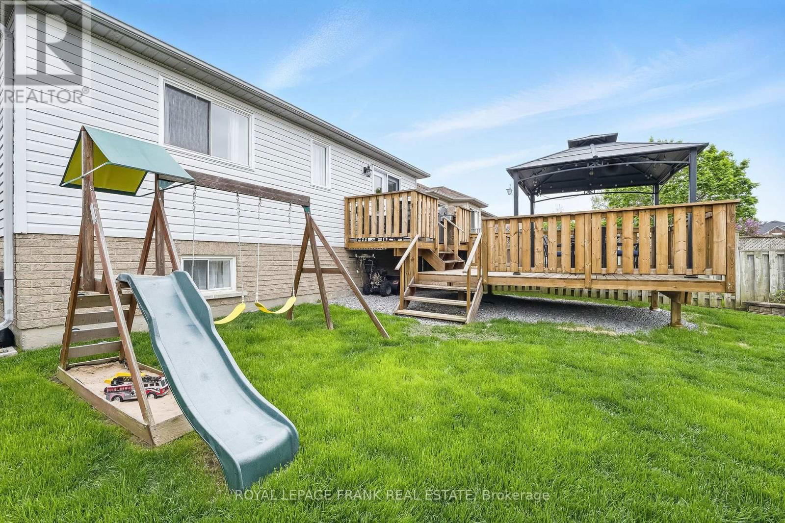 10 LAURELWOOD STREET Image 38