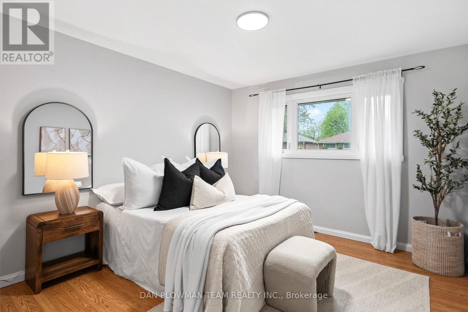373 WELLAND AVENUE Image 11