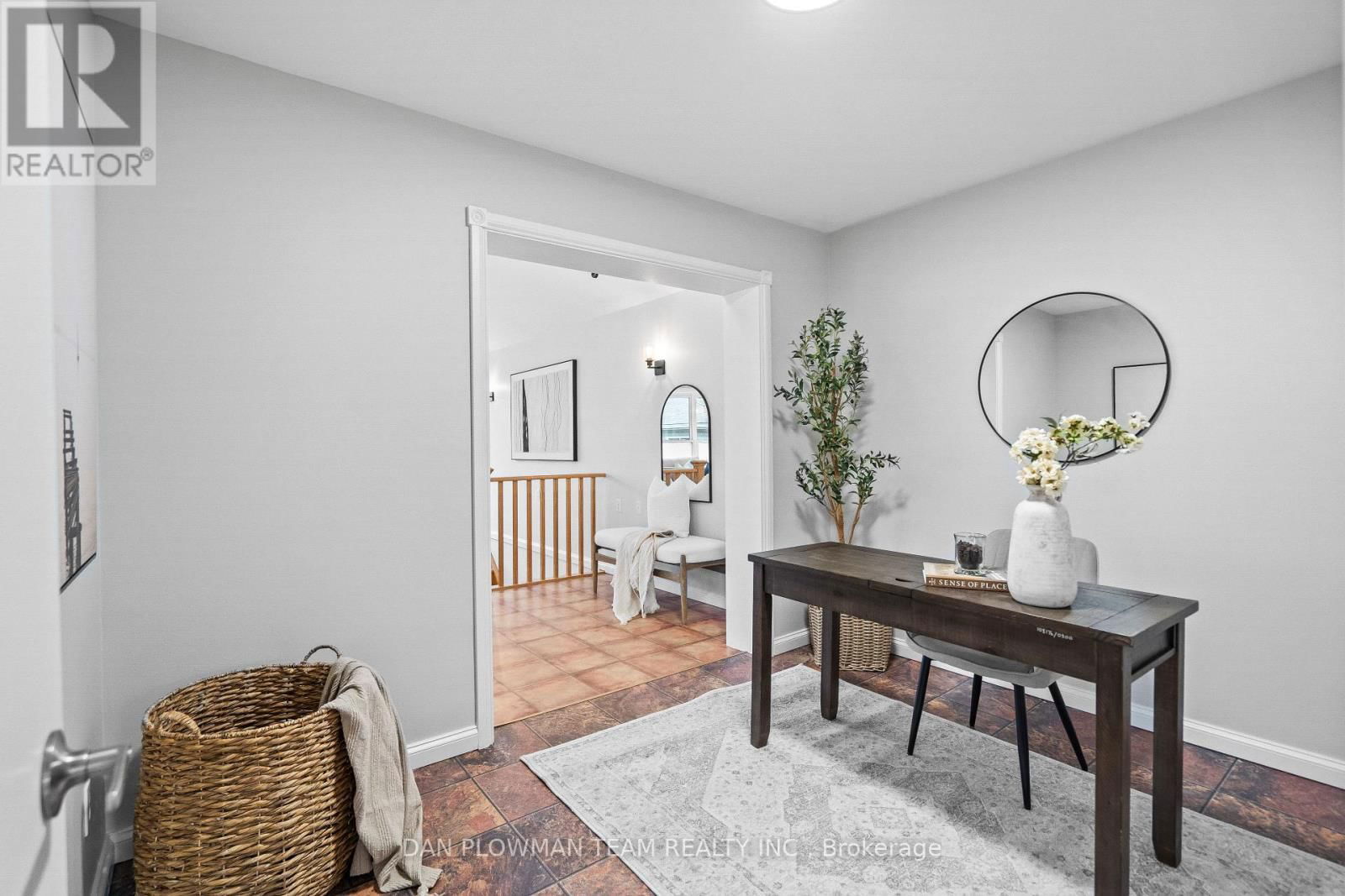 373 WELLAND AVENUE Image 13