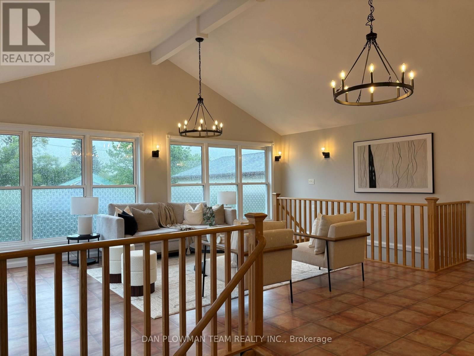 373 WELLAND AVENUE Image 15
