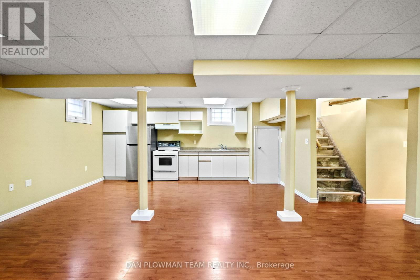 373 WELLAND AVENUE Image 32