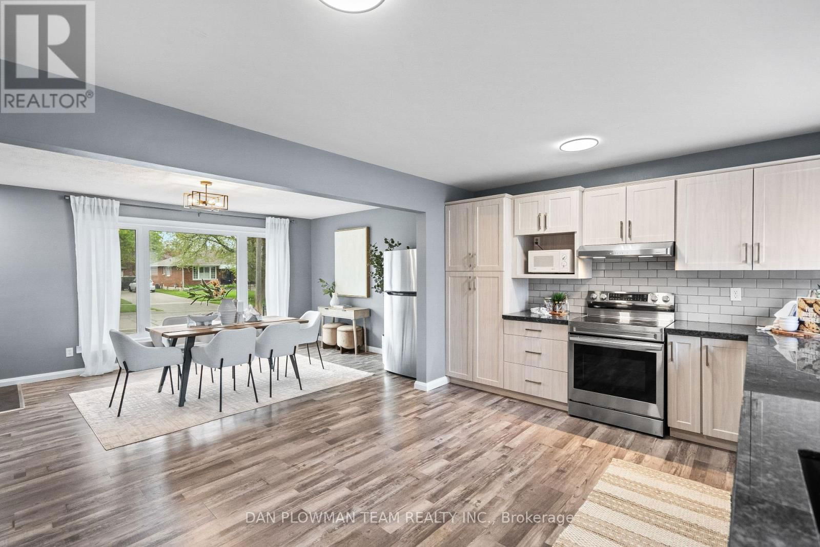 373 WELLAND AVENUE Image 8