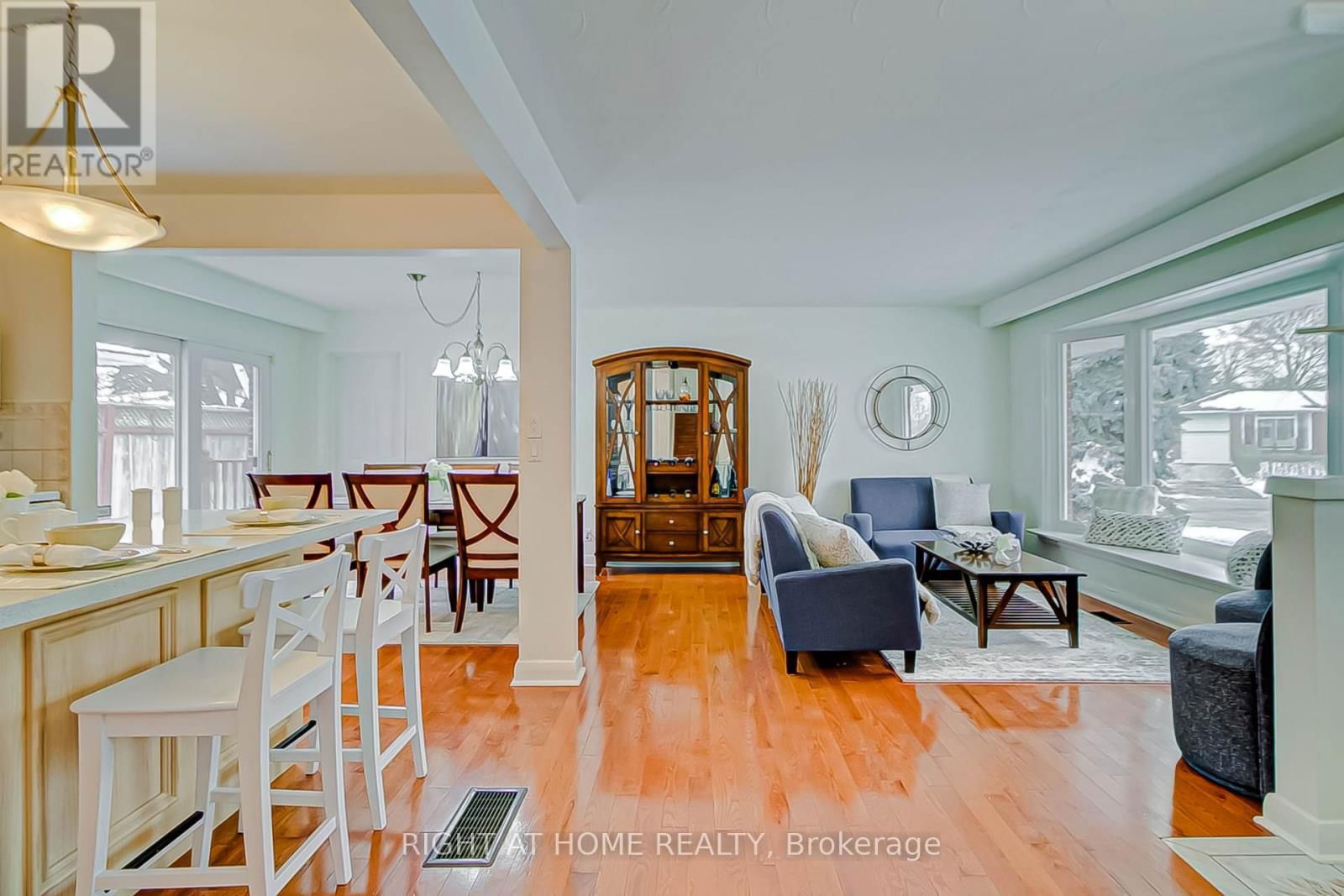 130 CULTRA SQUARE Image 6