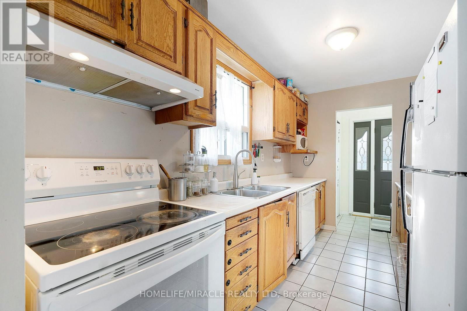 569 VETERANS ROAD Image 11