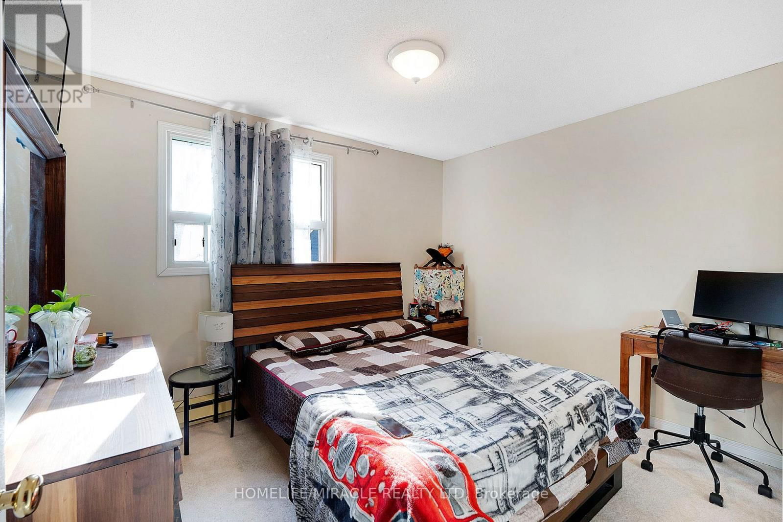 569 VETERANS ROAD Image 18