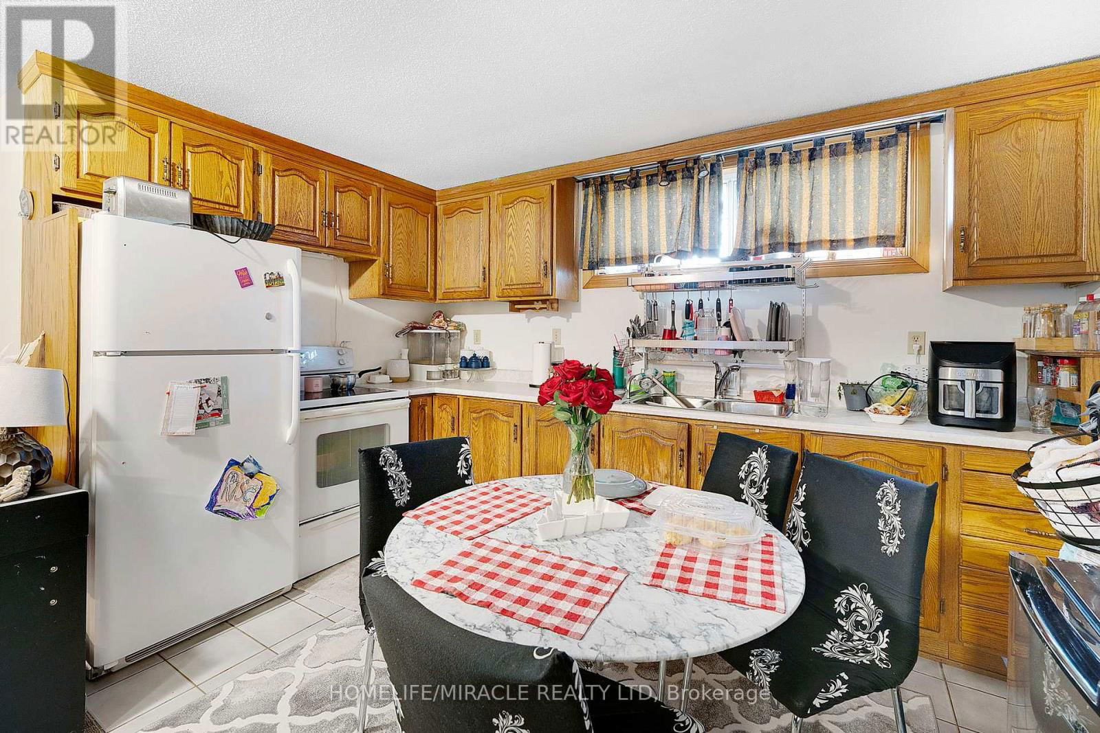 569 VETERANS ROAD Image 24