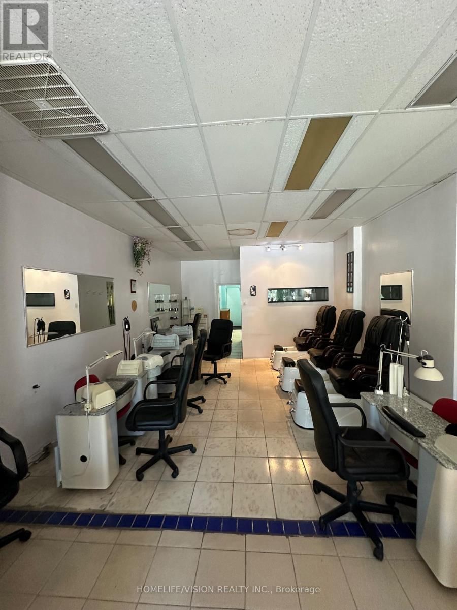 2877 ST CLAIR AVENUE EAST Image 3
