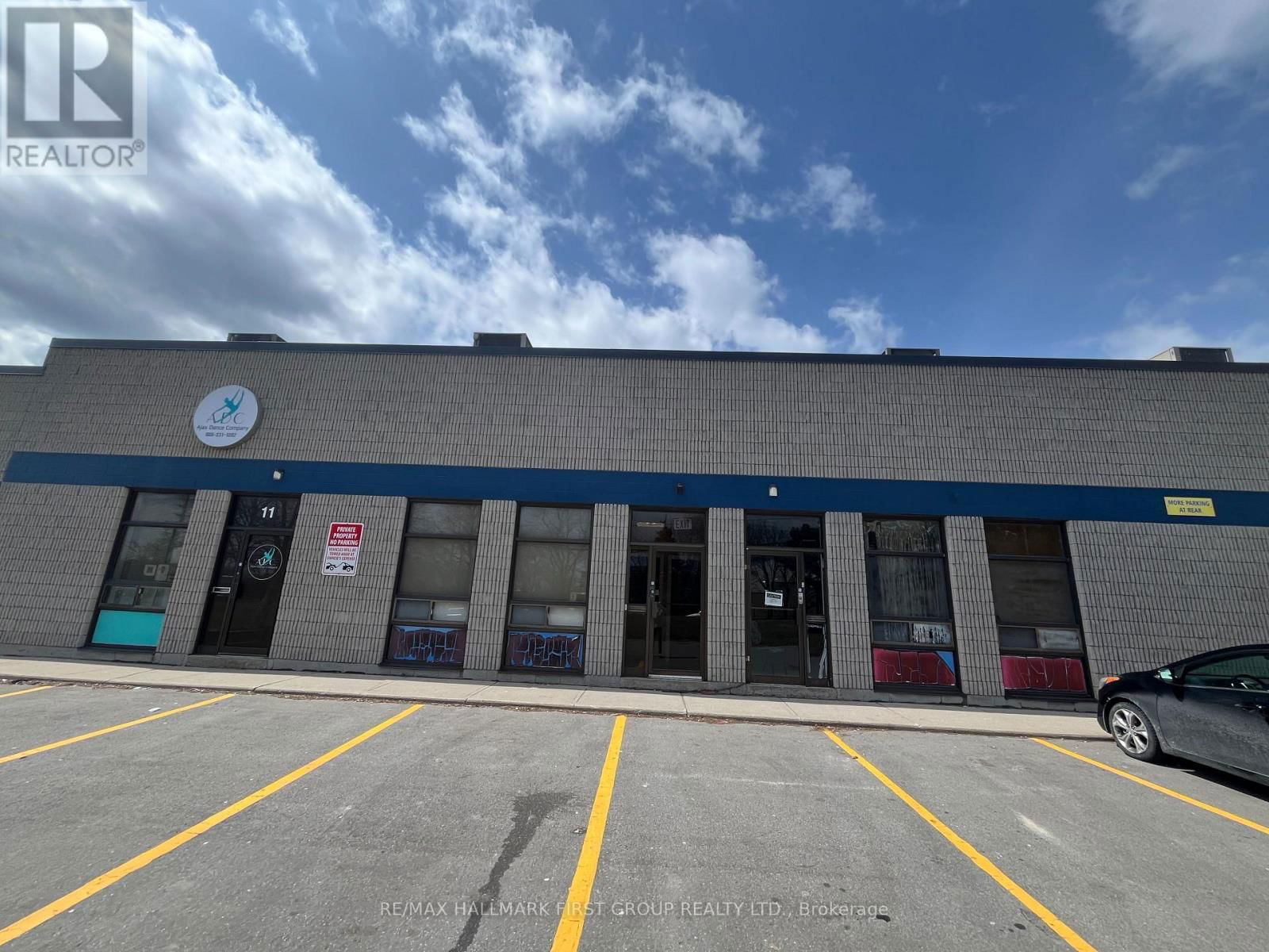 #12 - 400 MONARCH AVENUE Image 1