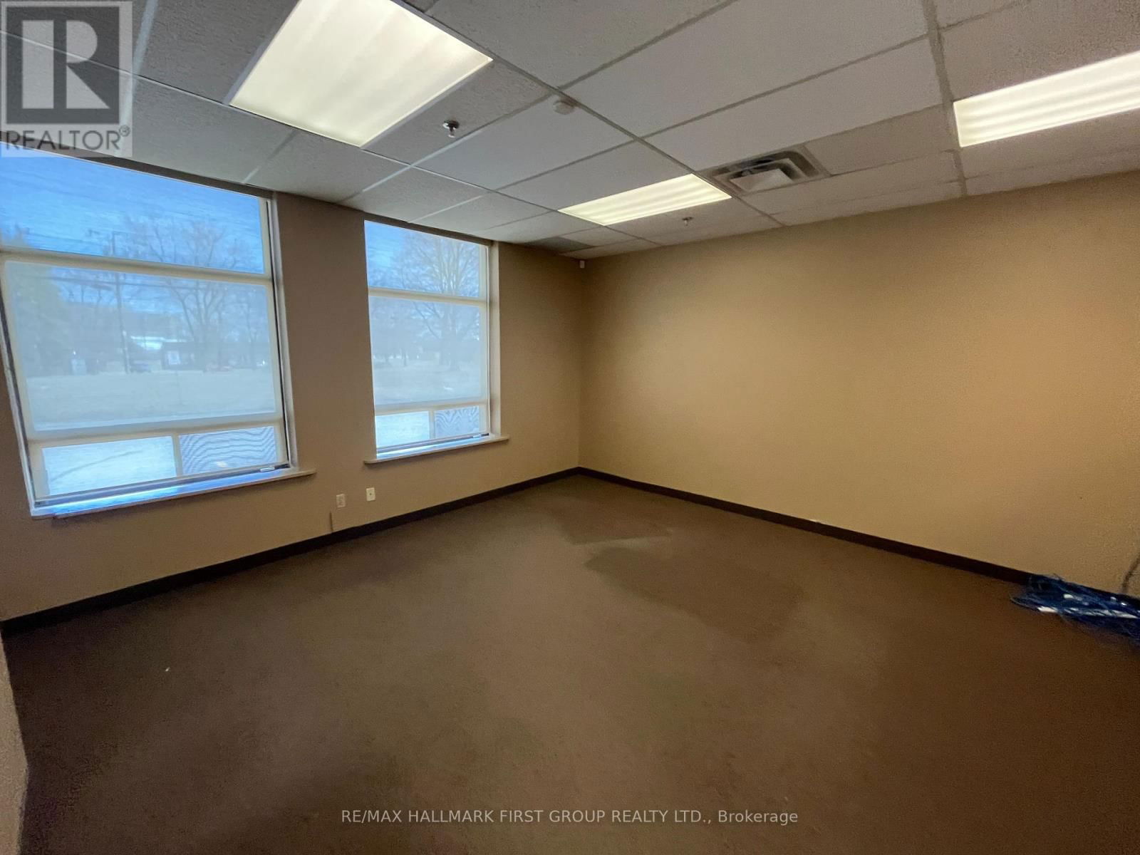 #12 - 400 MONARCH AVENUE Image 2