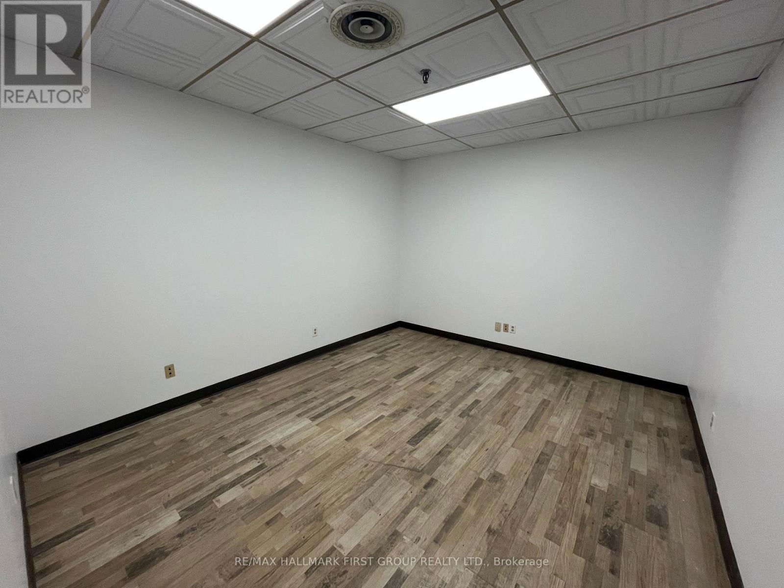 17 - 1410 BAYLY STREET Image 6