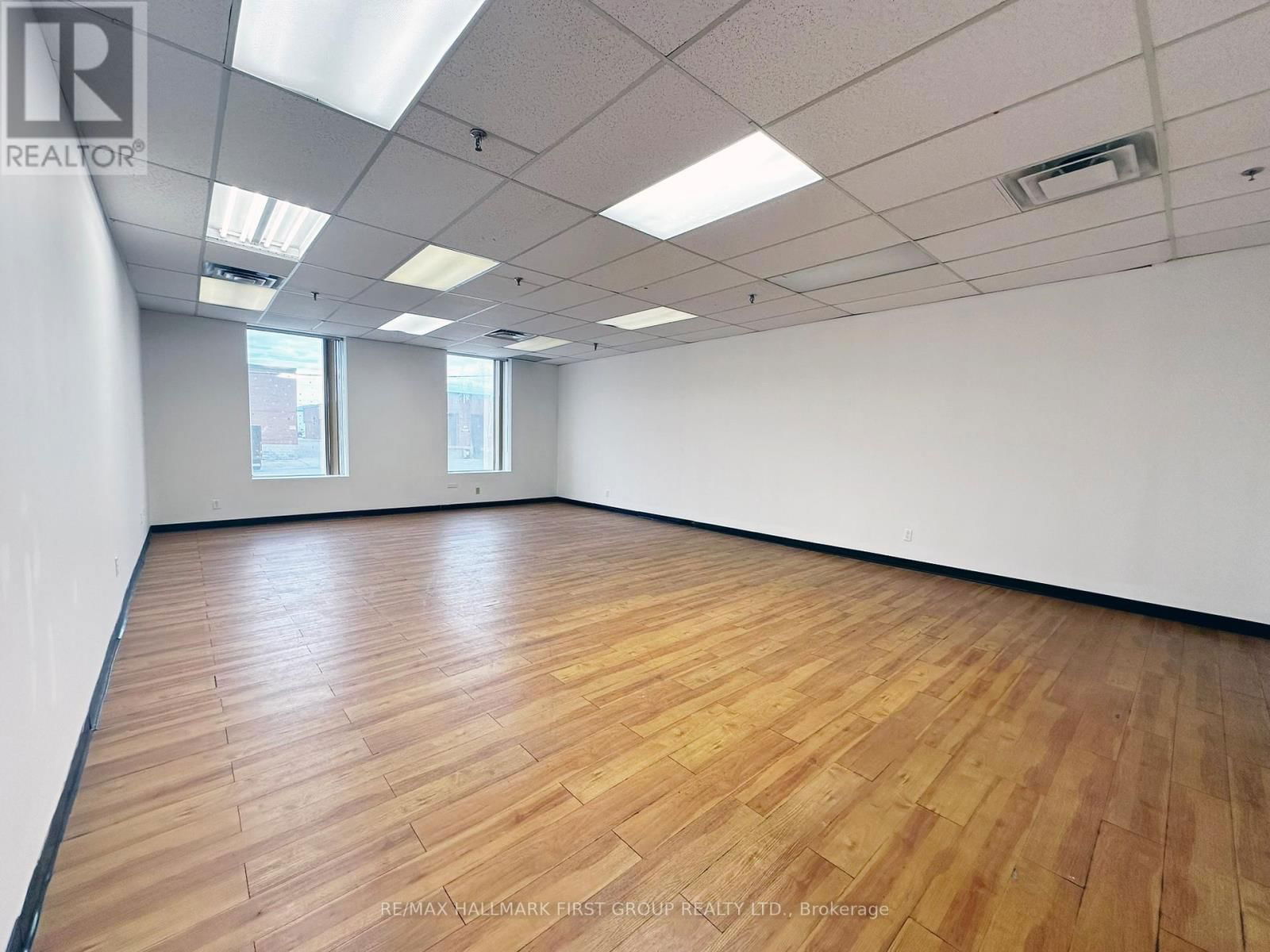 1&3 - 126 COMMERCIAL AVENUE Image 11