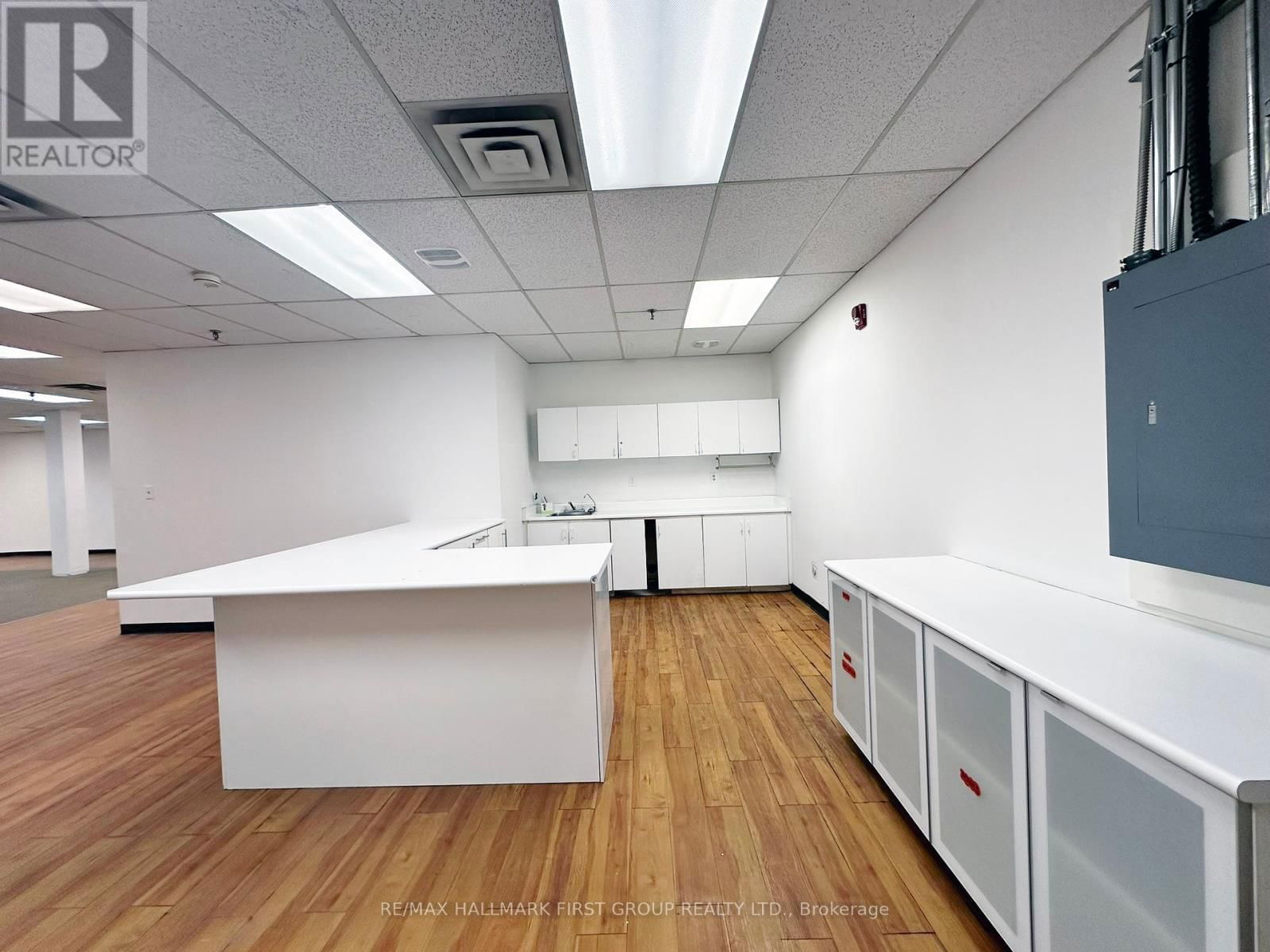 1&3 - 126 COMMERCIAL AVENUE Image 15
