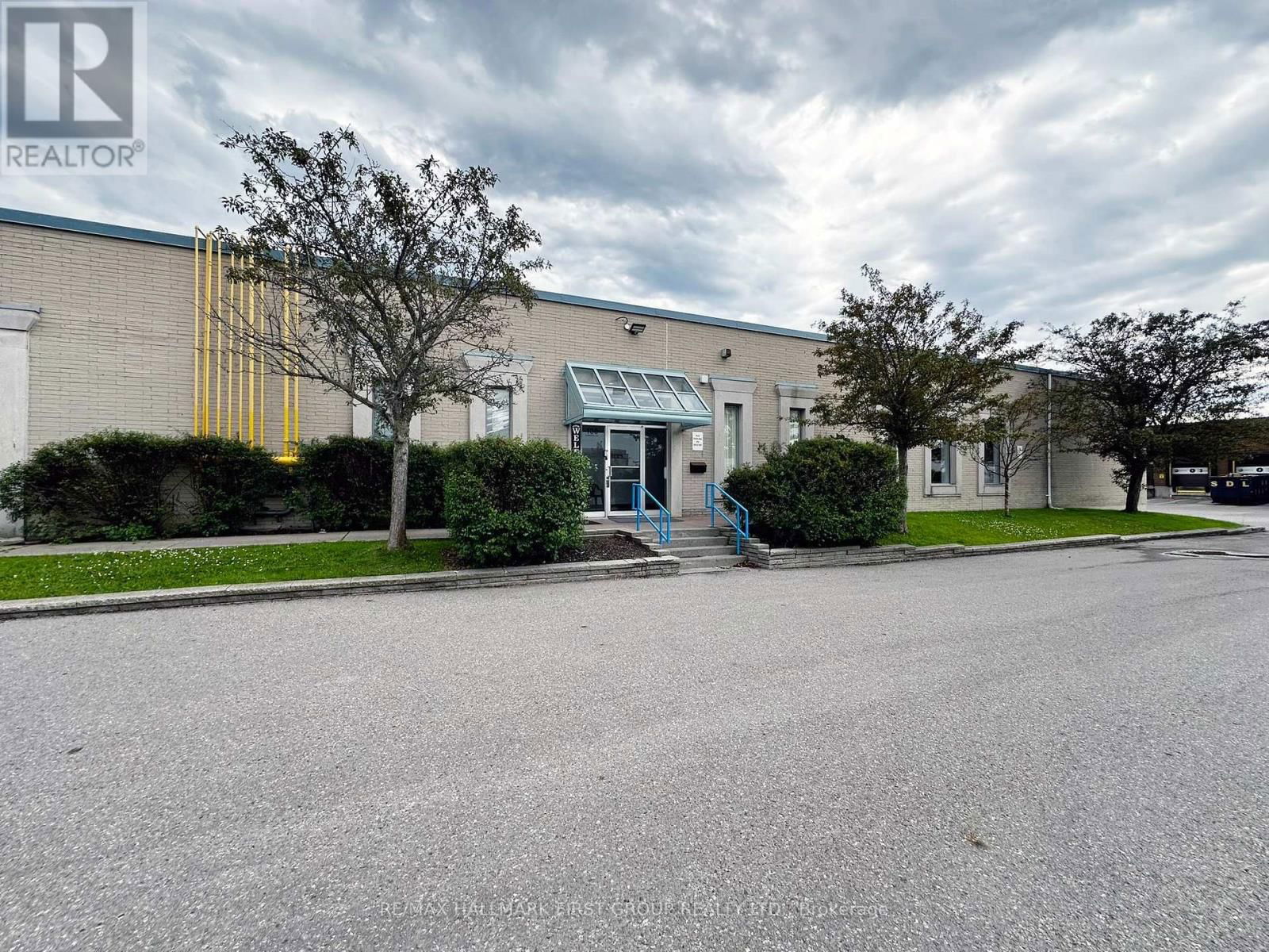 1&3 - 126 COMMERCIAL AVENUE Image 2