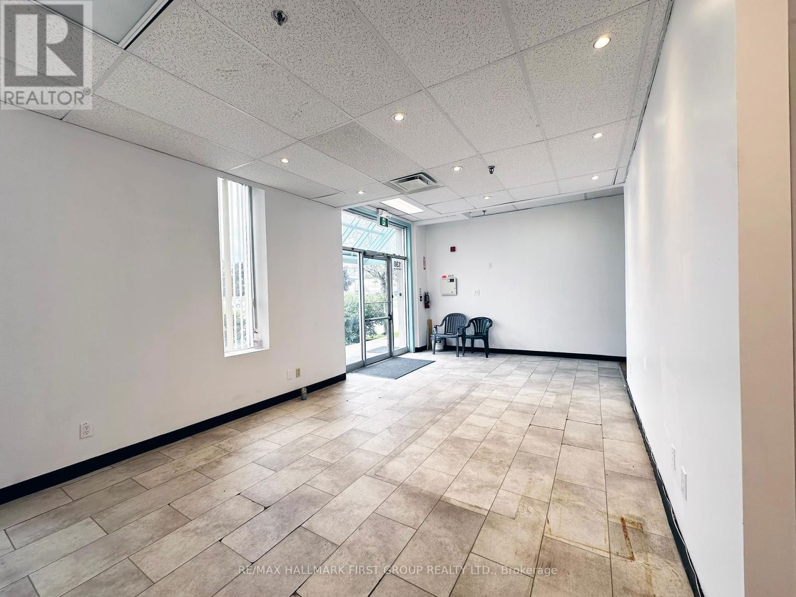 1&3 - 126 COMMERCIAL AVENUE Image 4