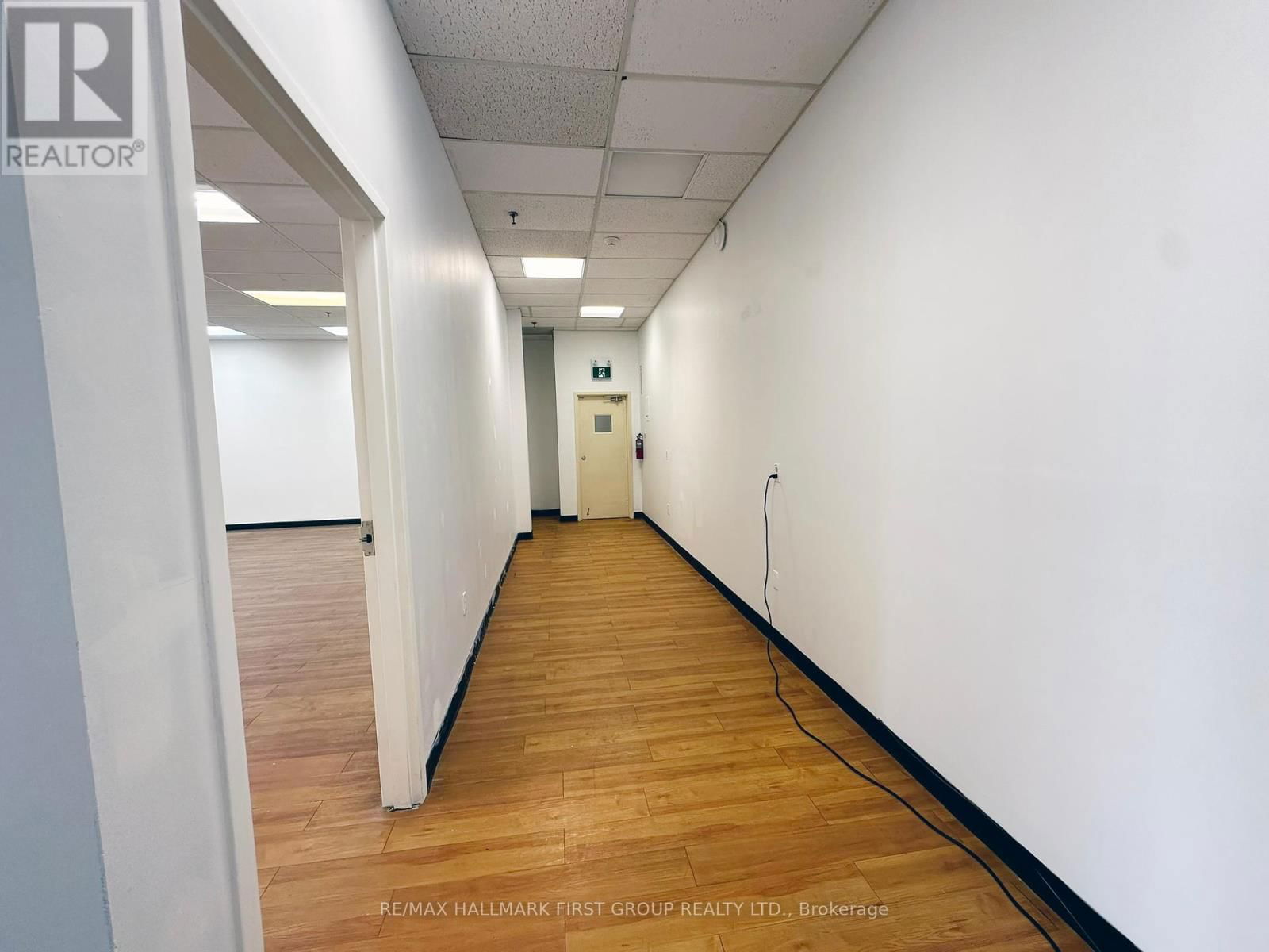 1&3 - 126 COMMERCIAL AVENUE Image 6