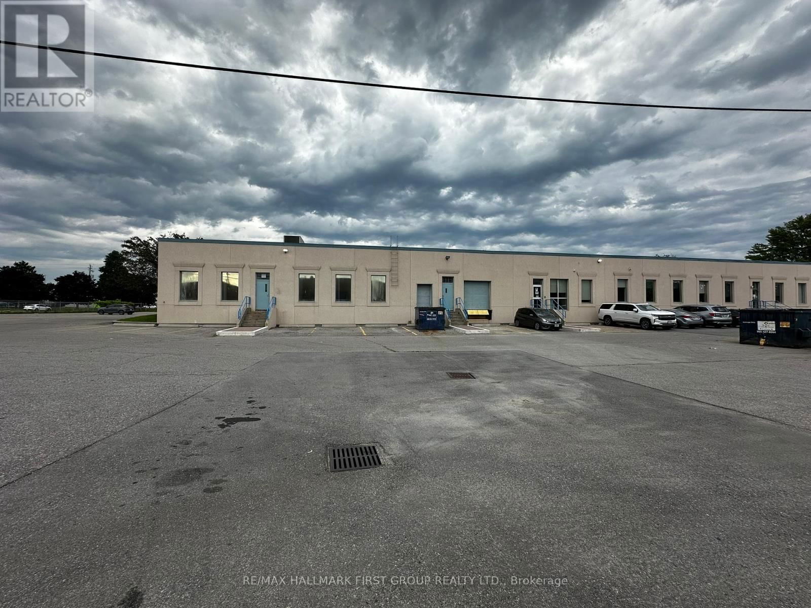 5 - 126 COMMERCIAL AVENUE Image 2