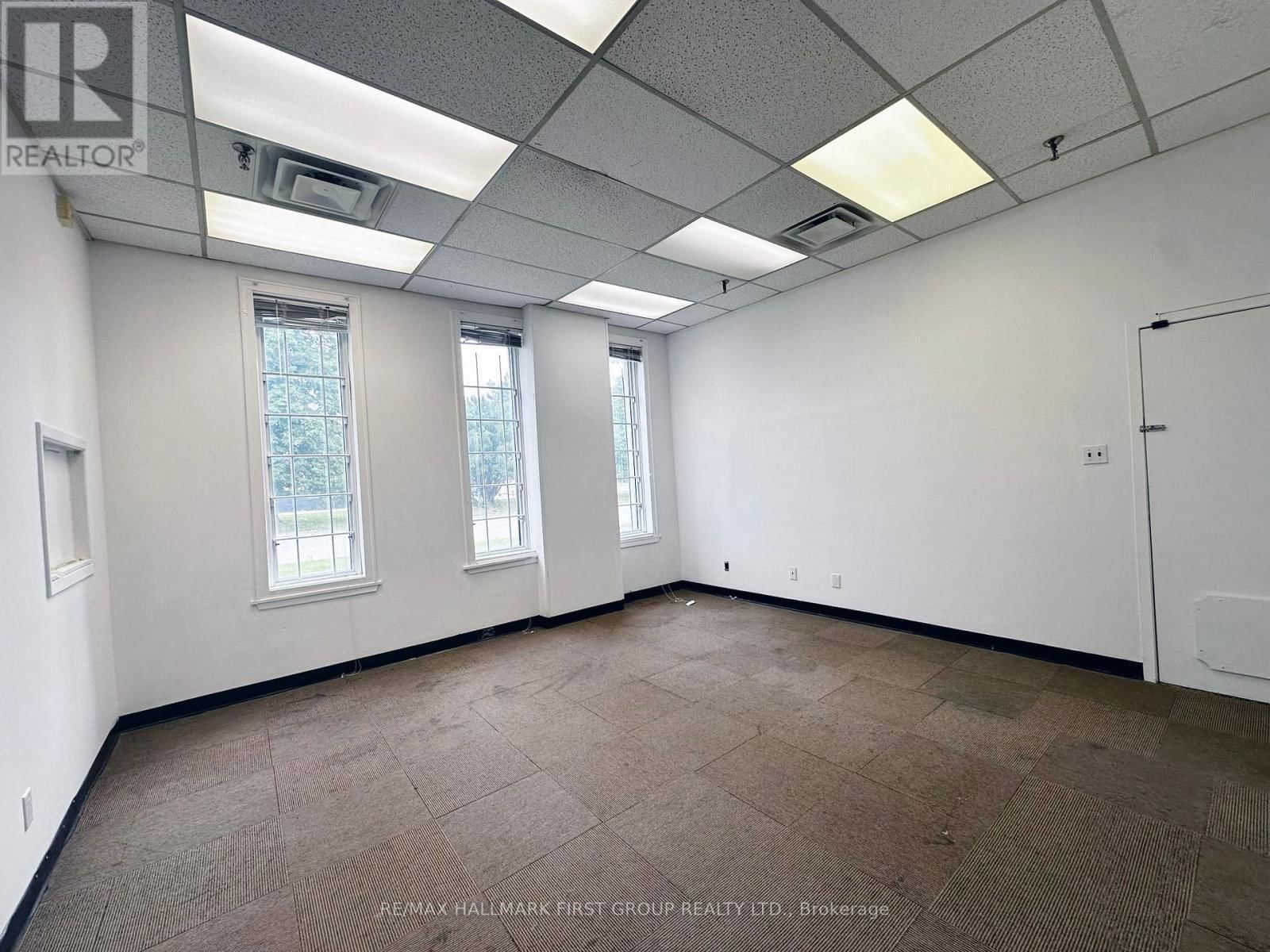 5 - 126 COMMERCIAL AVENUE Image 4
